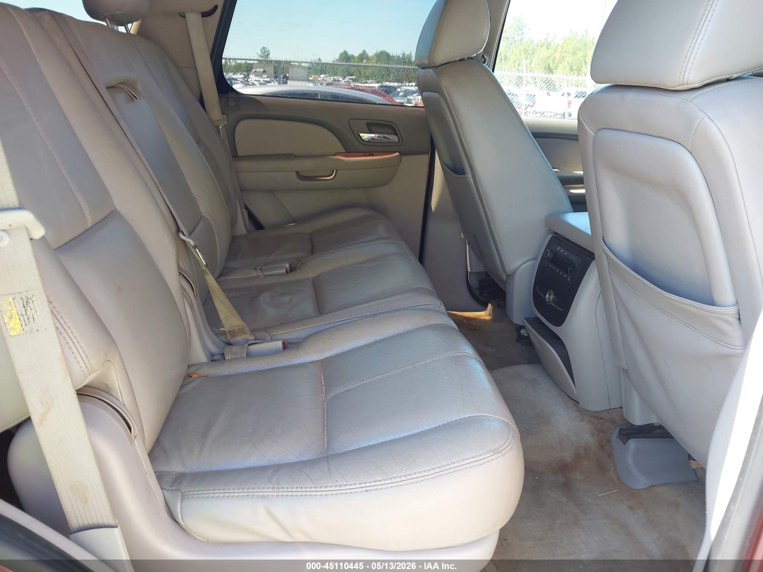 CHEVROLET TAHOE image 8