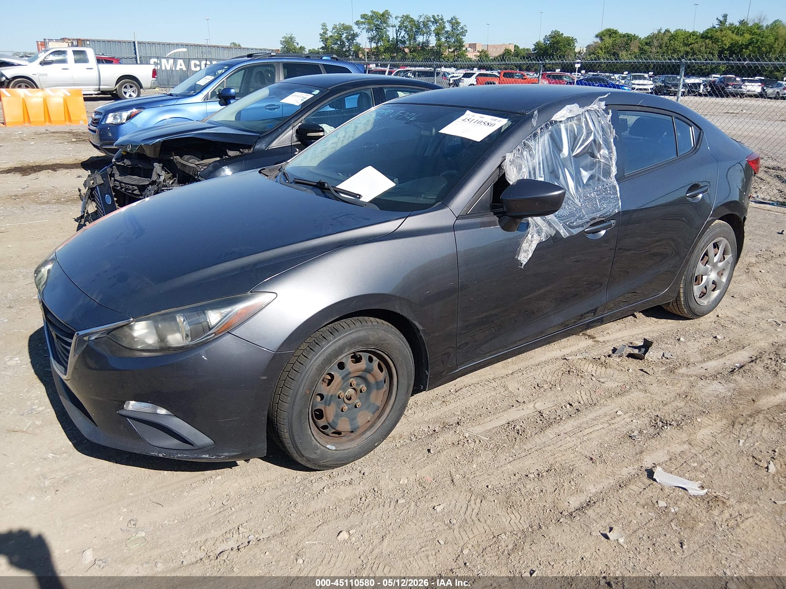 MAZDA MAZDA3 image 2