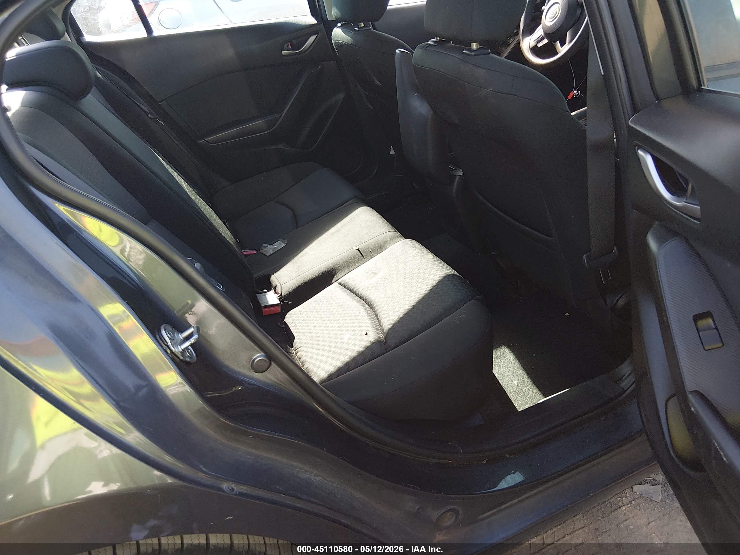 MAZDA MAZDA3 image 8