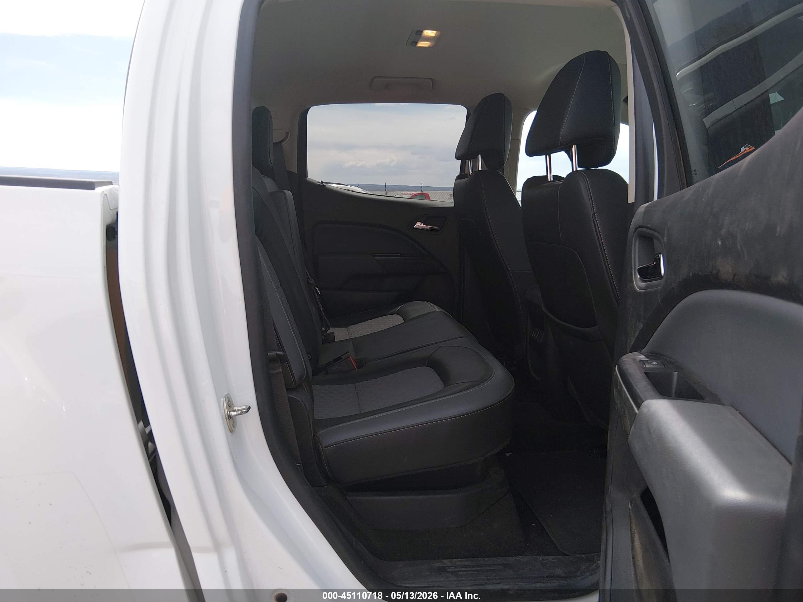 CHEVROLET COLORADO image 8