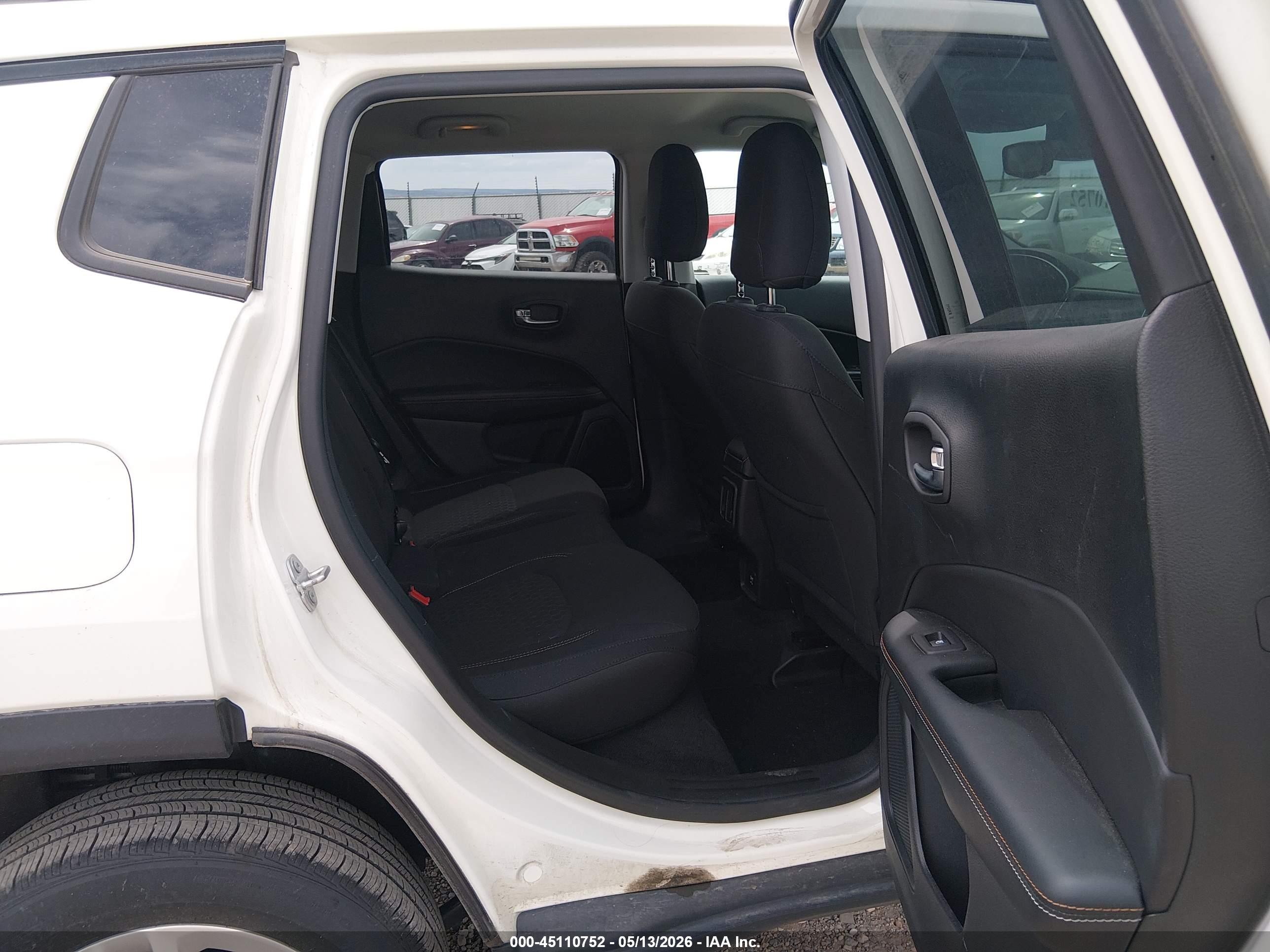 JEEP COMPASS image 8