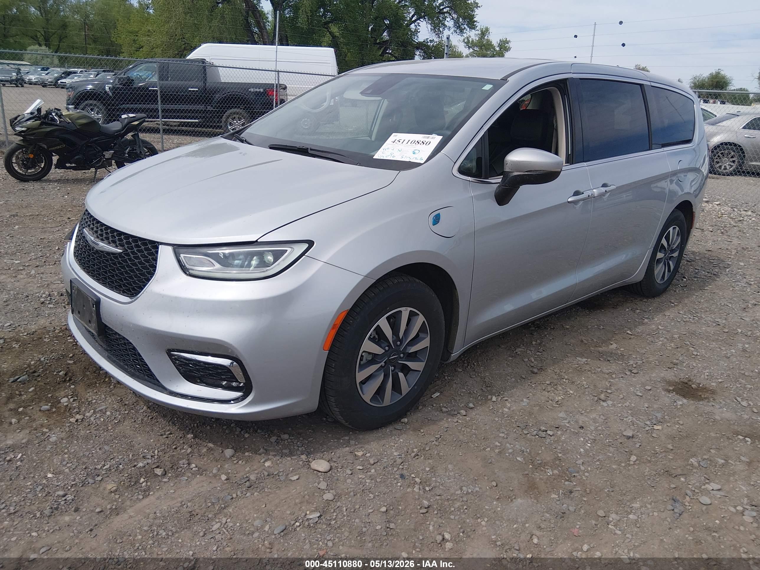 CHRYSLER PACIFICA image 2