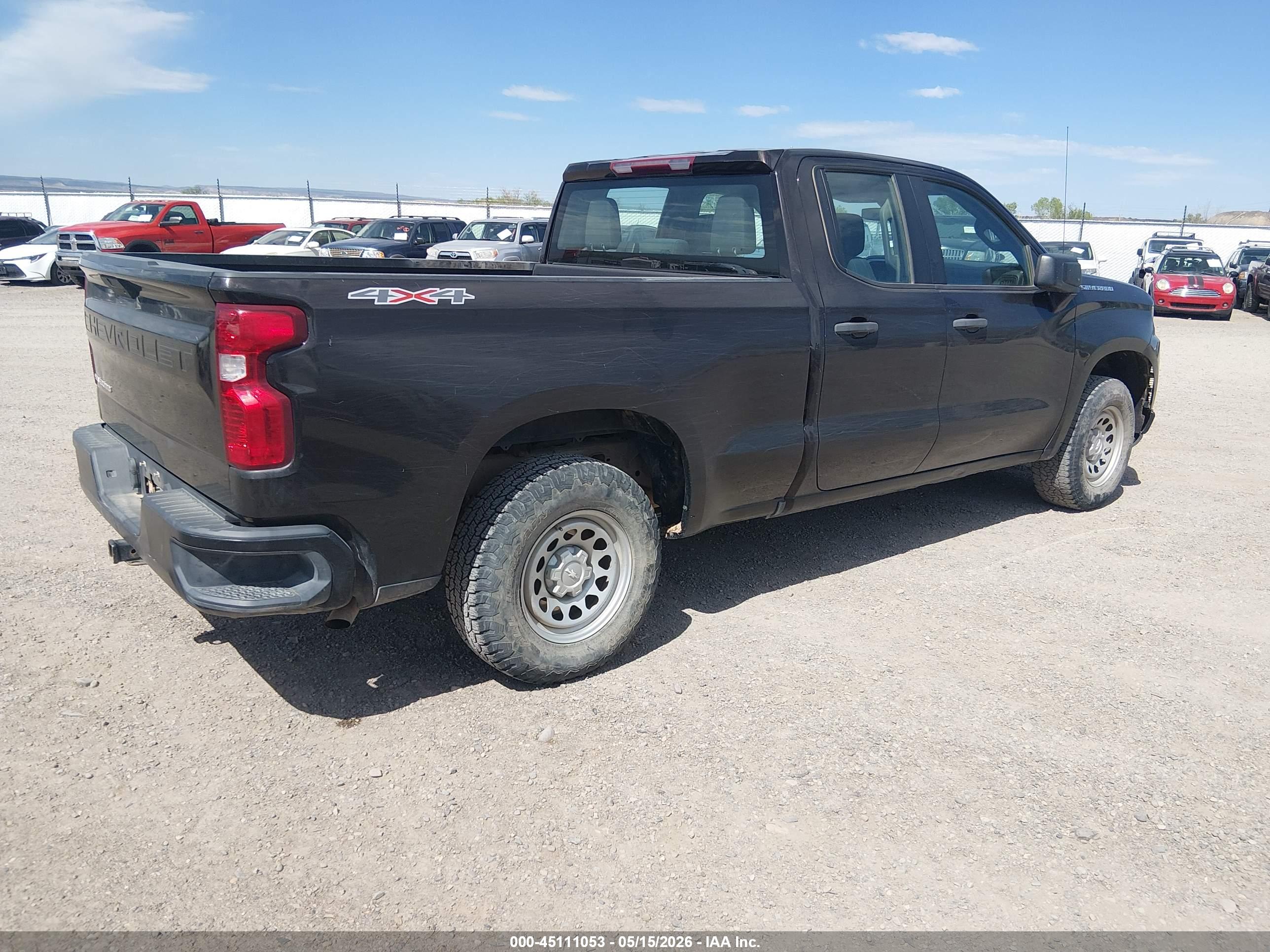 CHEVROLET SILVERADO image 4