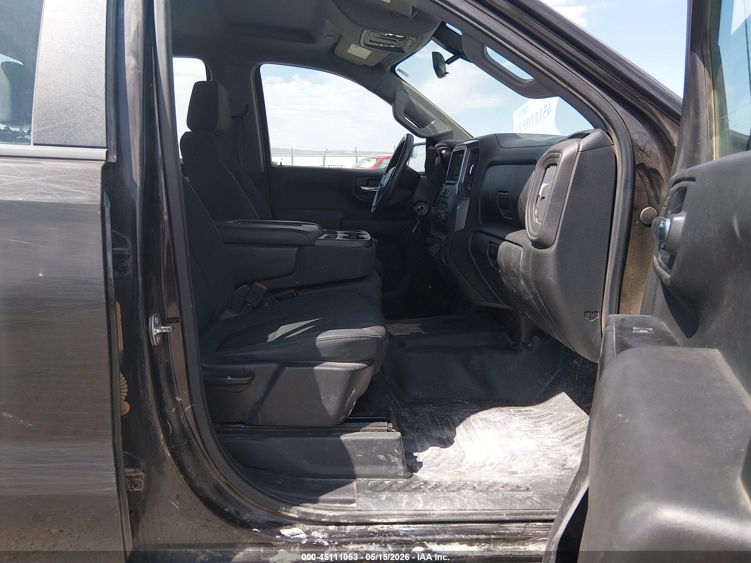 CHEVROLET SILVERADO image 5