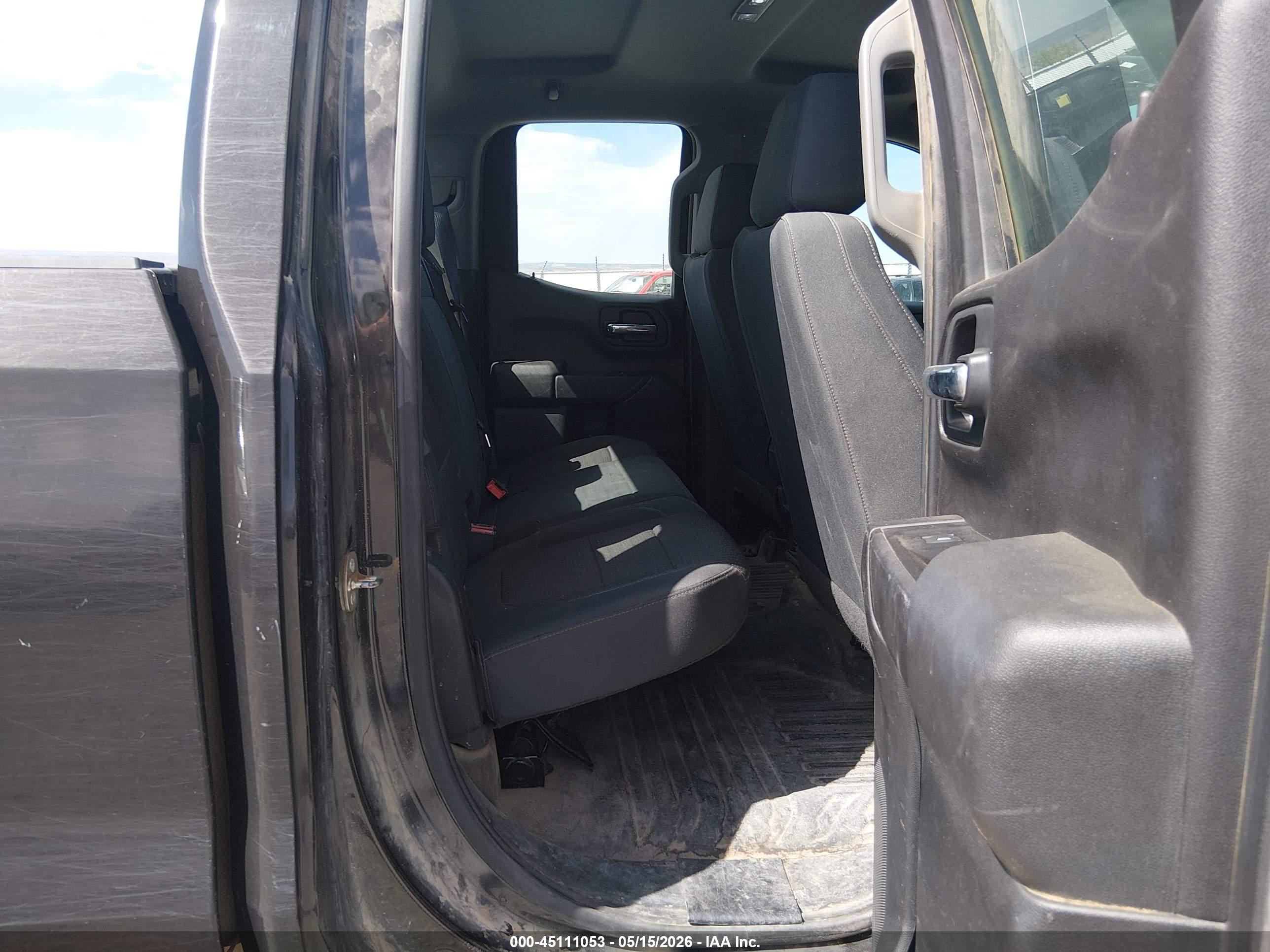 CHEVROLET SILVERADO image 8