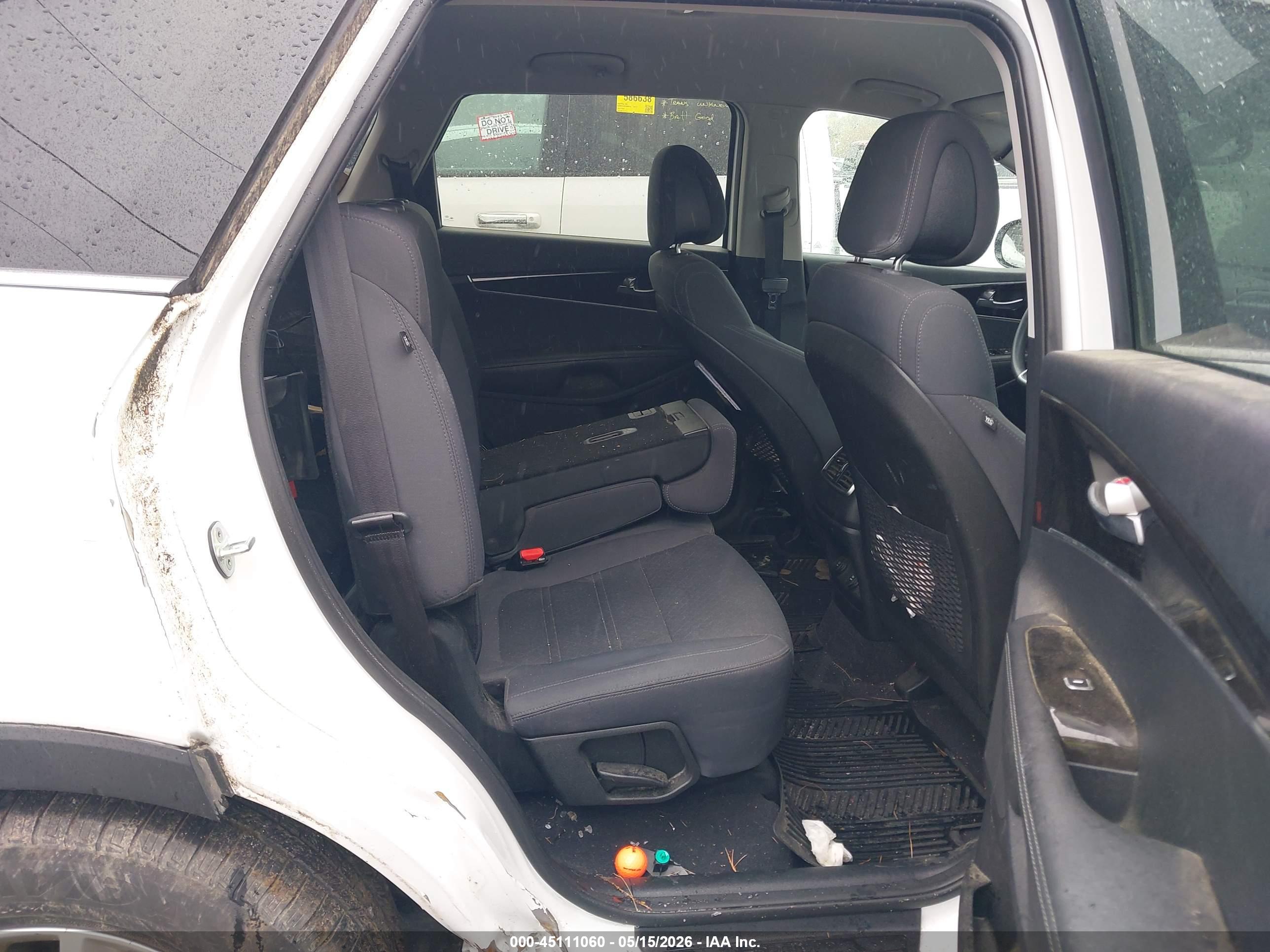 KIA SORENTO image 8