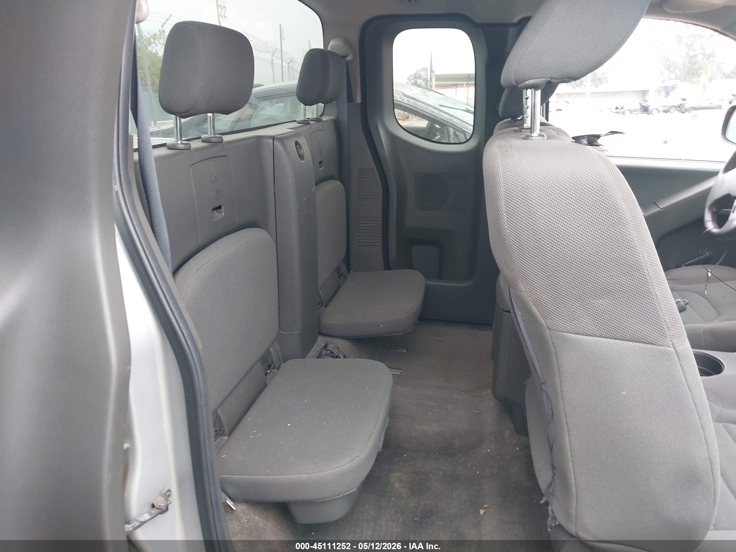 NISSAN FRONTIER image 8