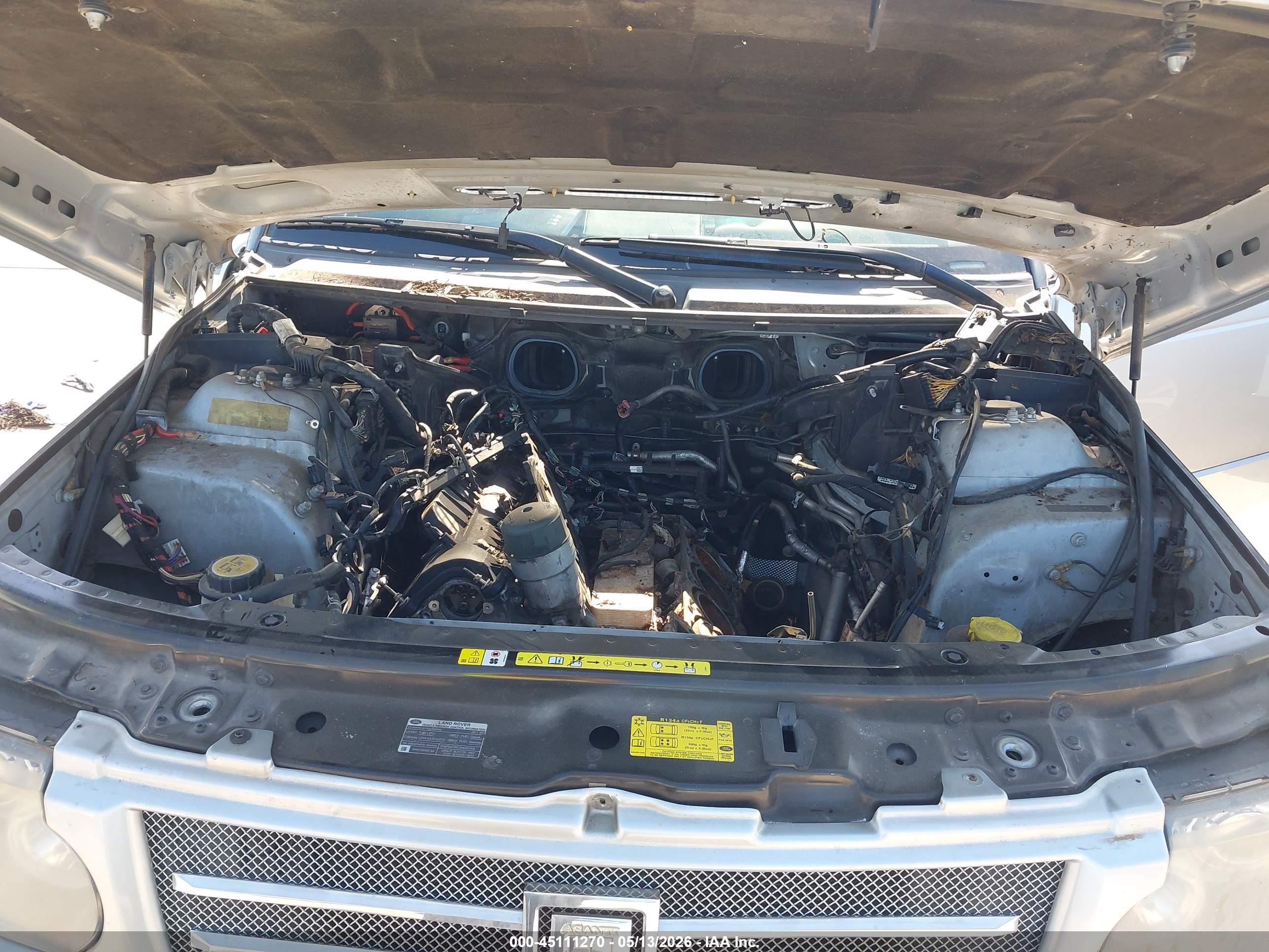 LAND ROVER image 10