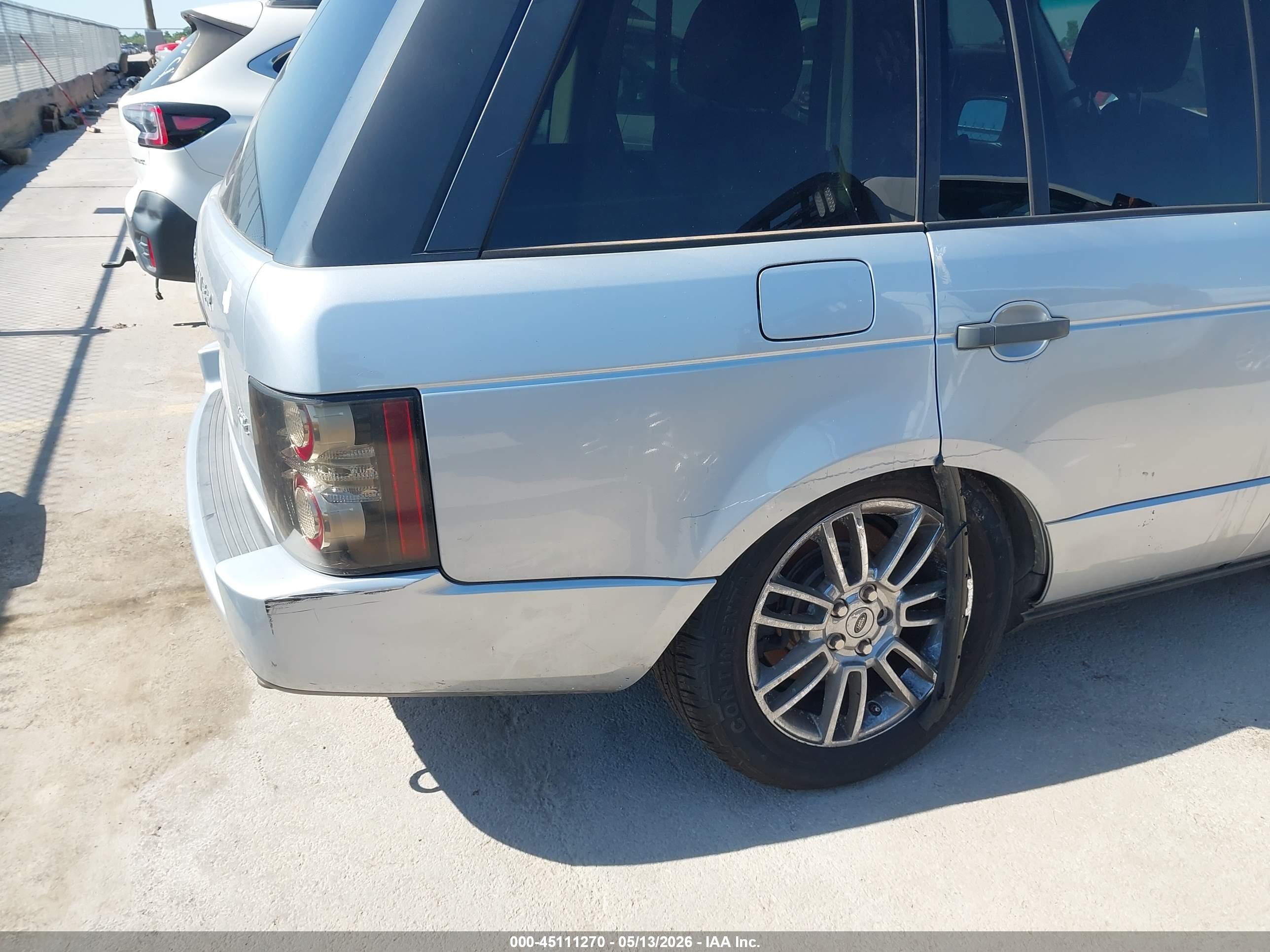 LAND ROVER image 6