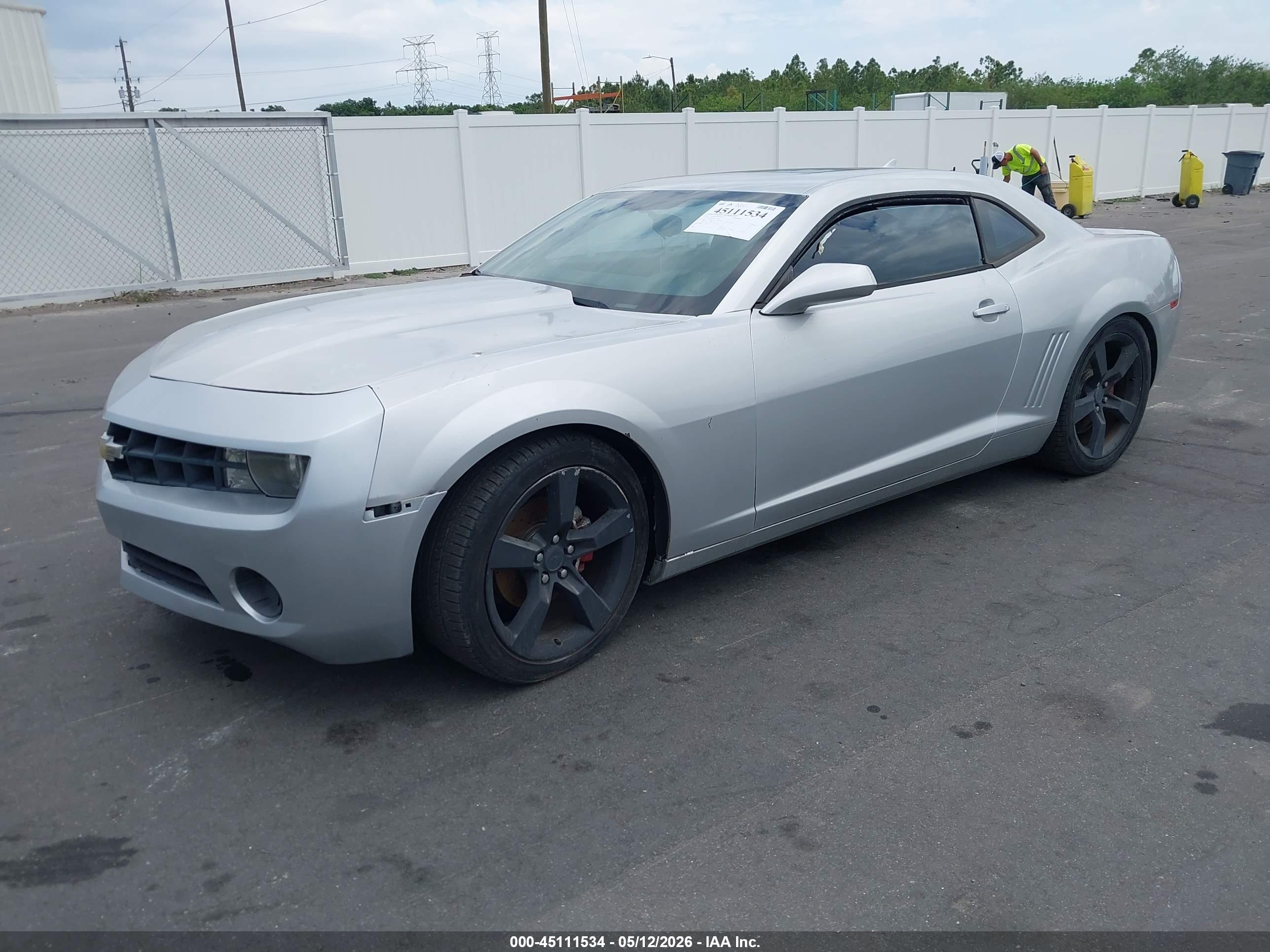 CHEVROLET CAMARO image 2