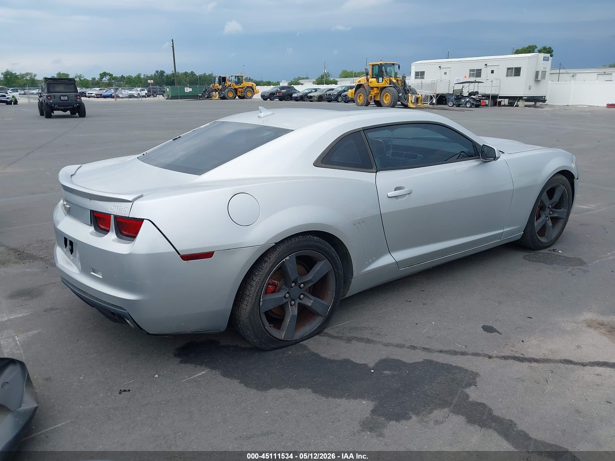 CHEVROLET CAMARO image 4