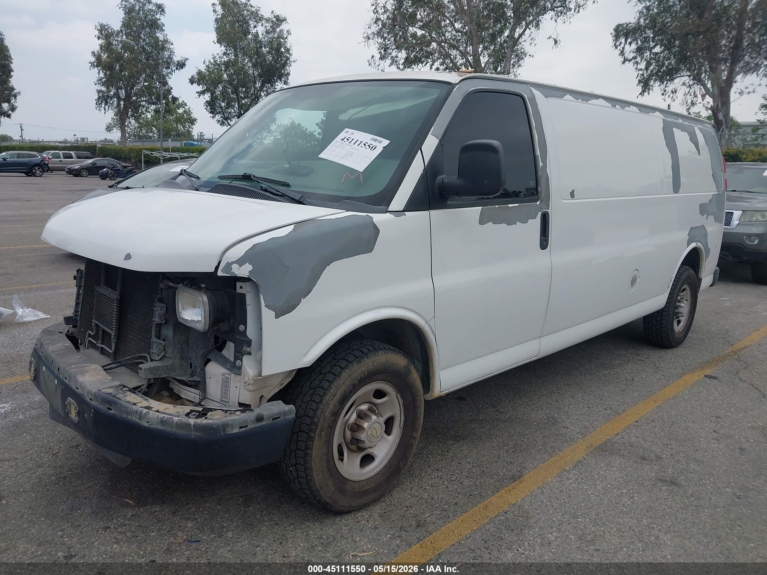 CHEVROLET EXPRESS image 2