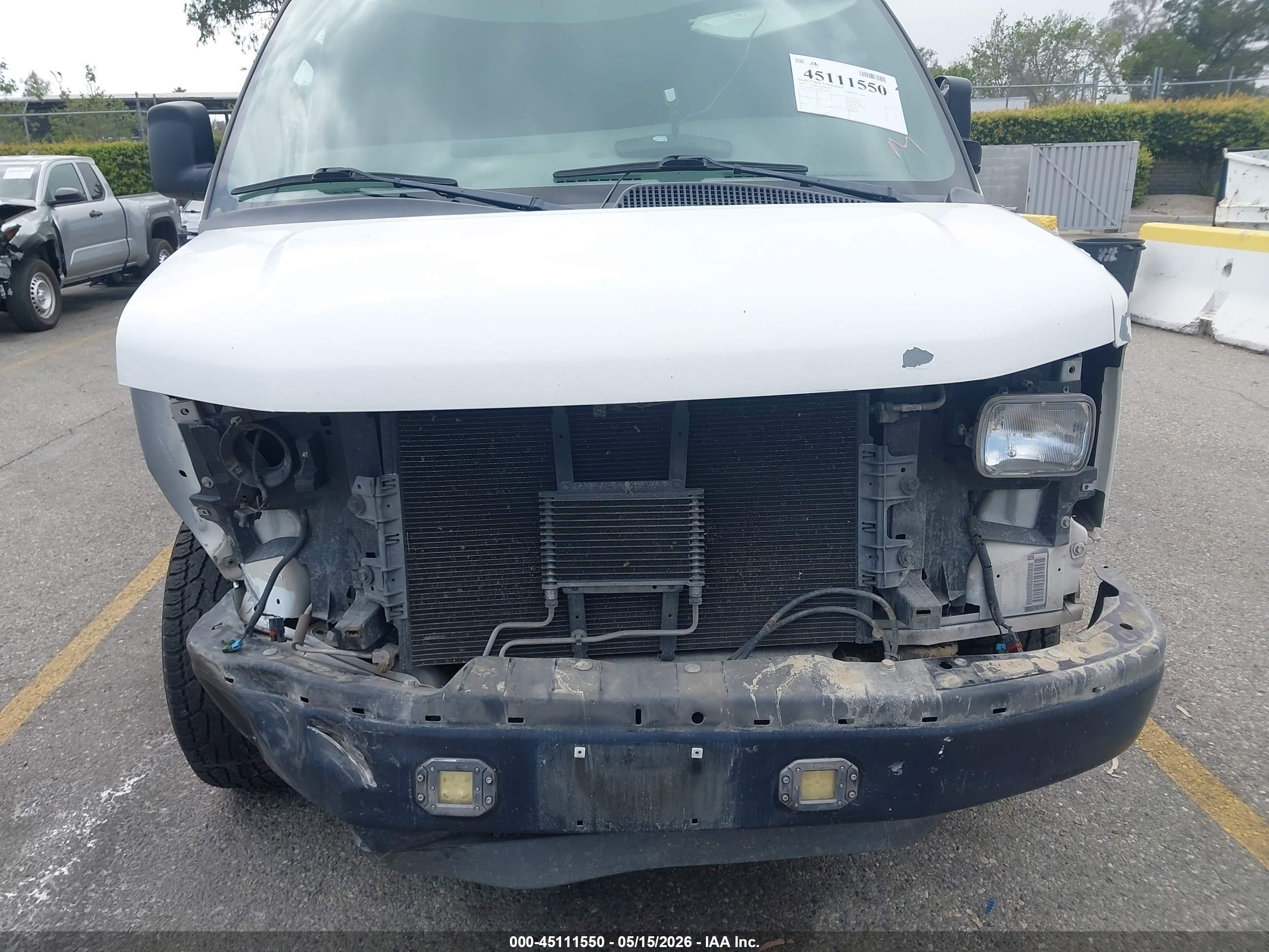 CHEVROLET EXPRESS image 6