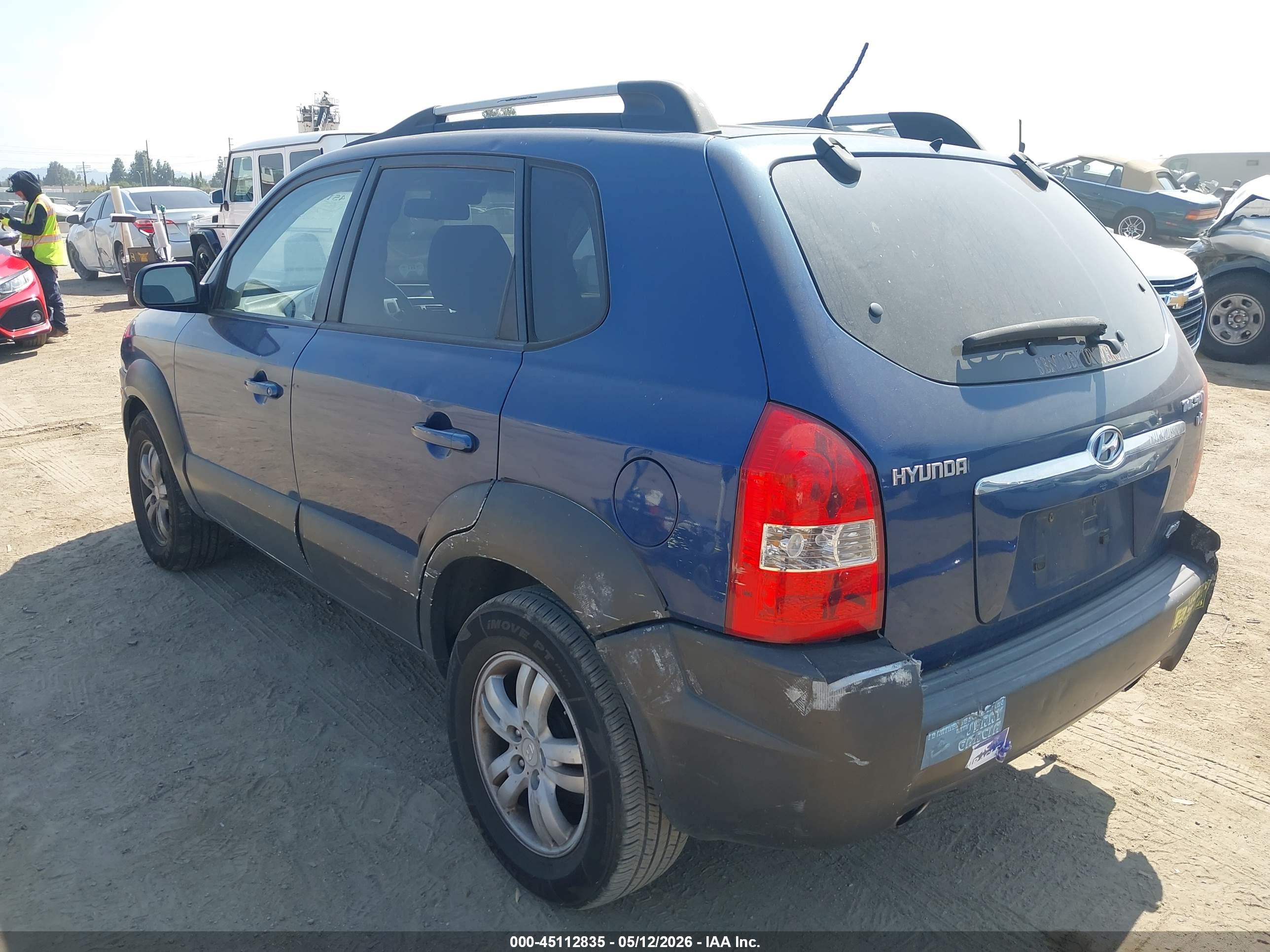 HYUNDAI TUCSON image 3