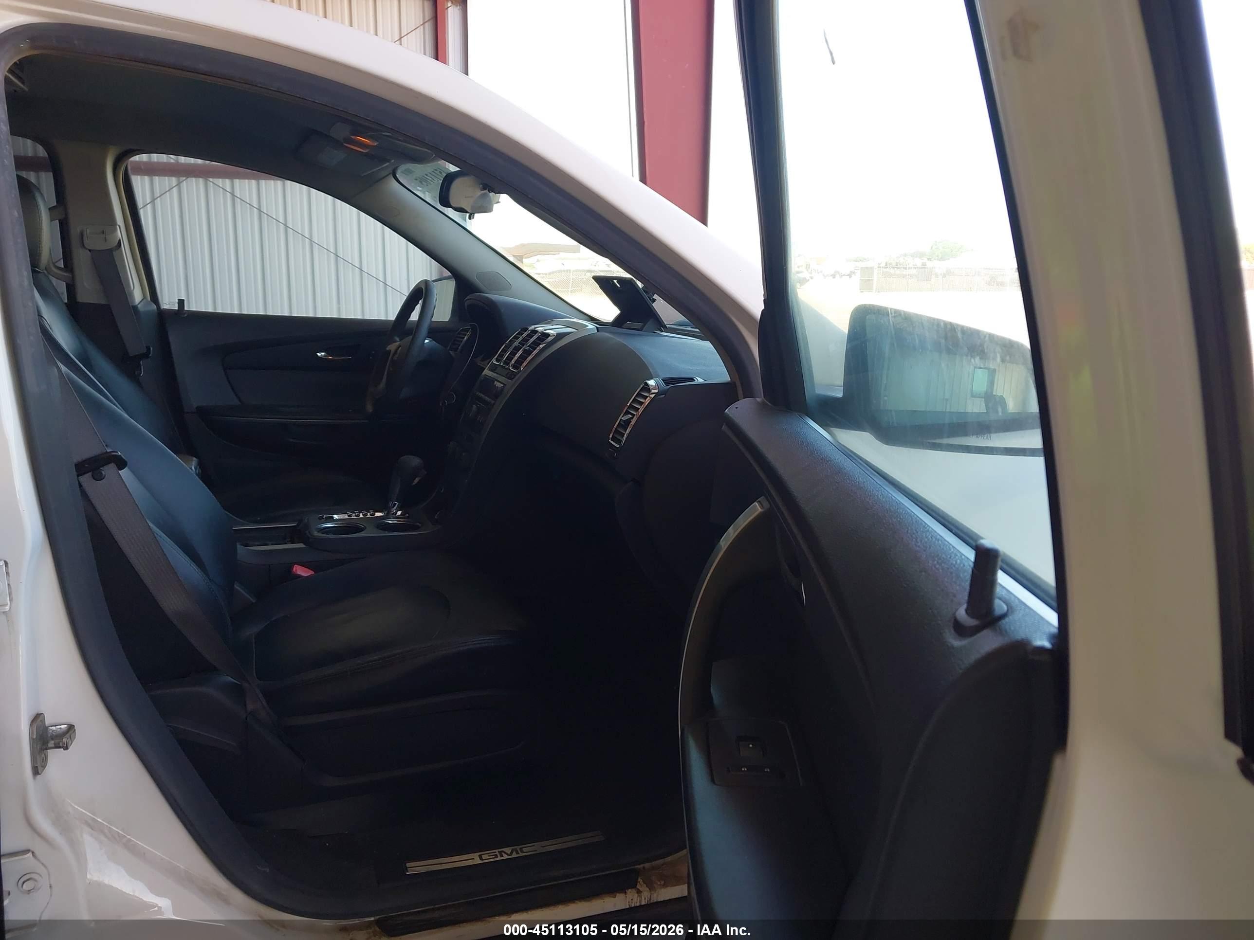 GMC ACADIA image 5