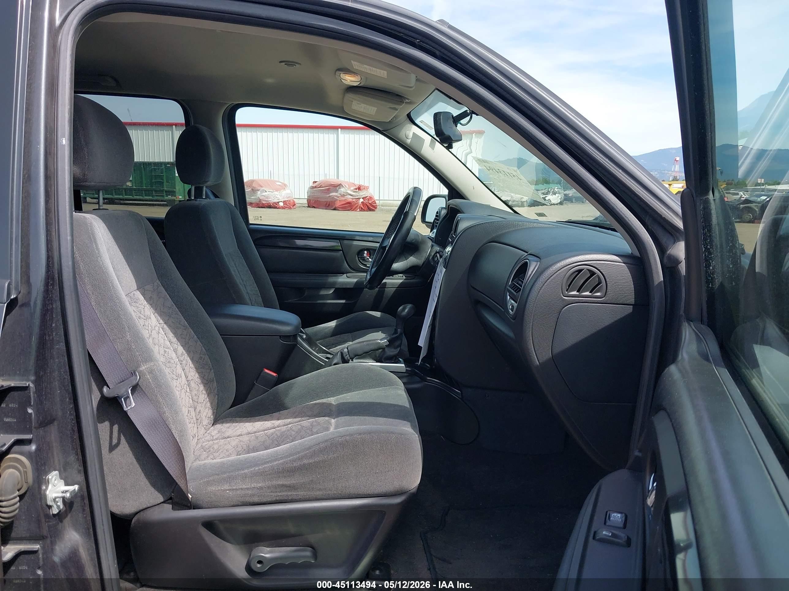 GMC ENVOY image 5