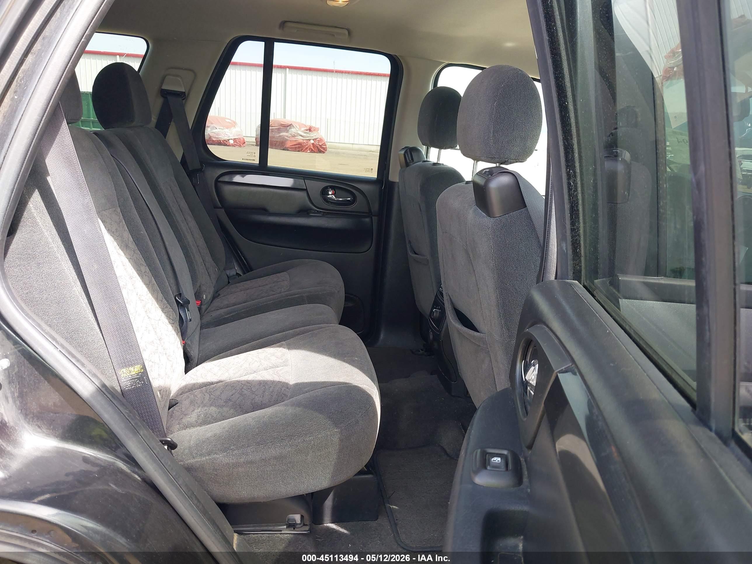 GMC ENVOY image 8