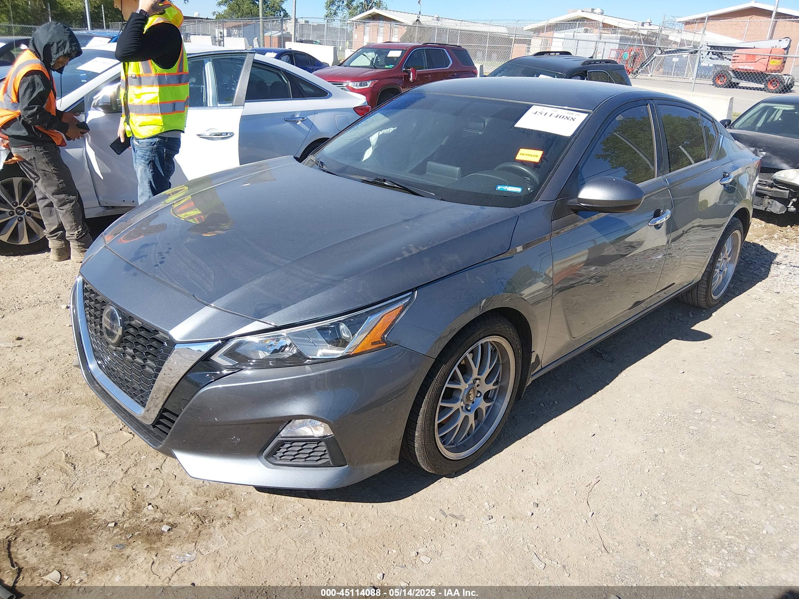 NISSAN ALTIMA image 2