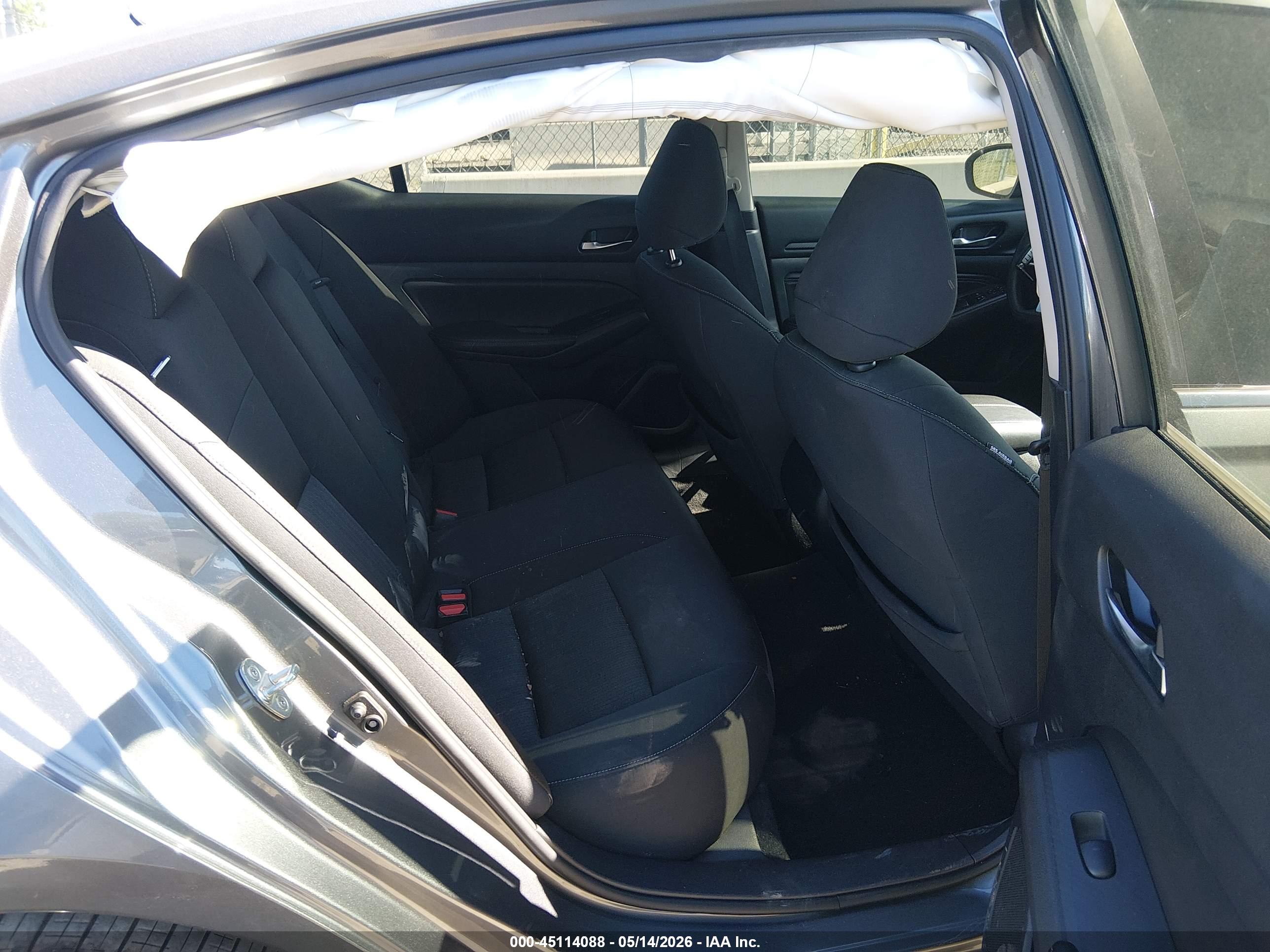 NISSAN ALTIMA image 8