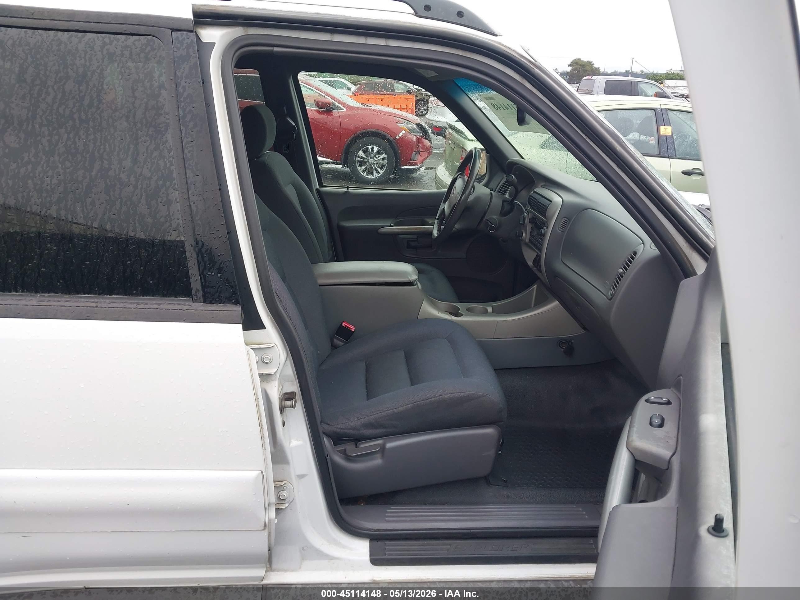 FORD EXPLORER image 5