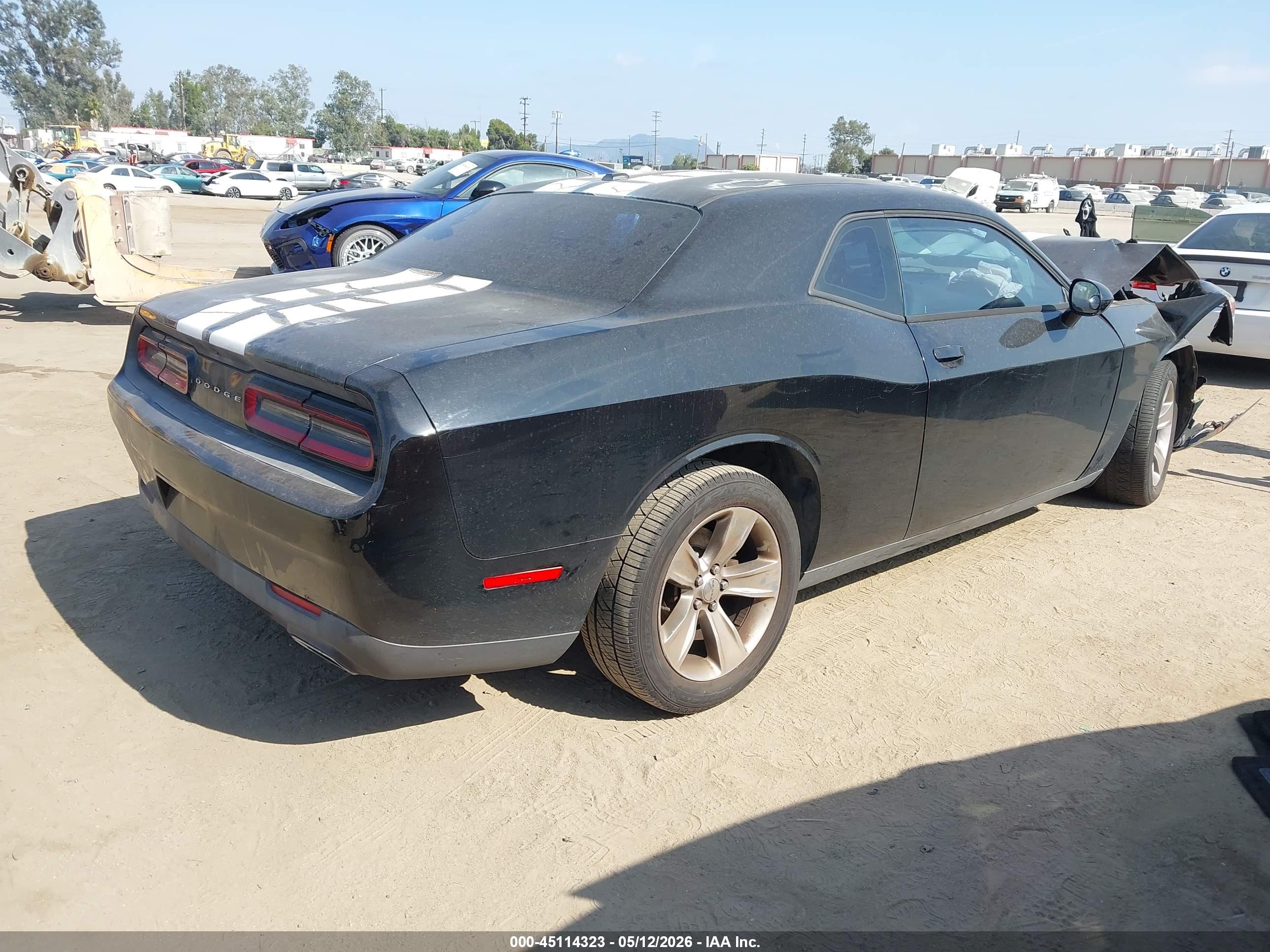 DODGE CHALLENGER image 4