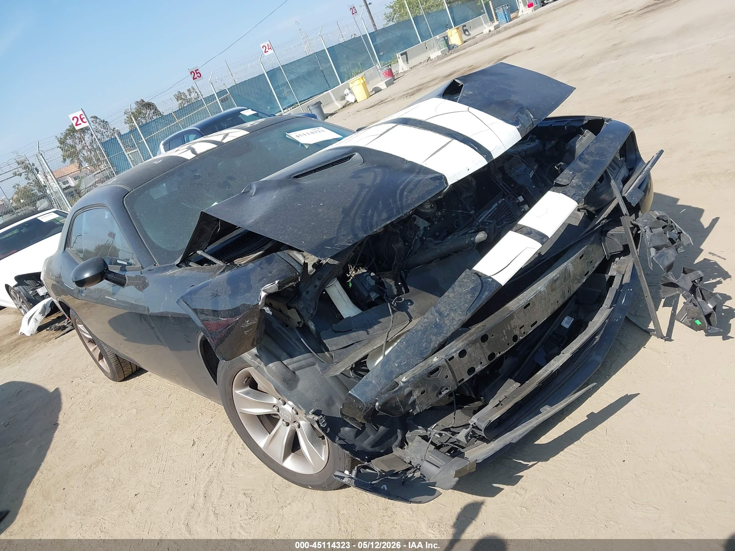 DODGE CHALLENGER image 6