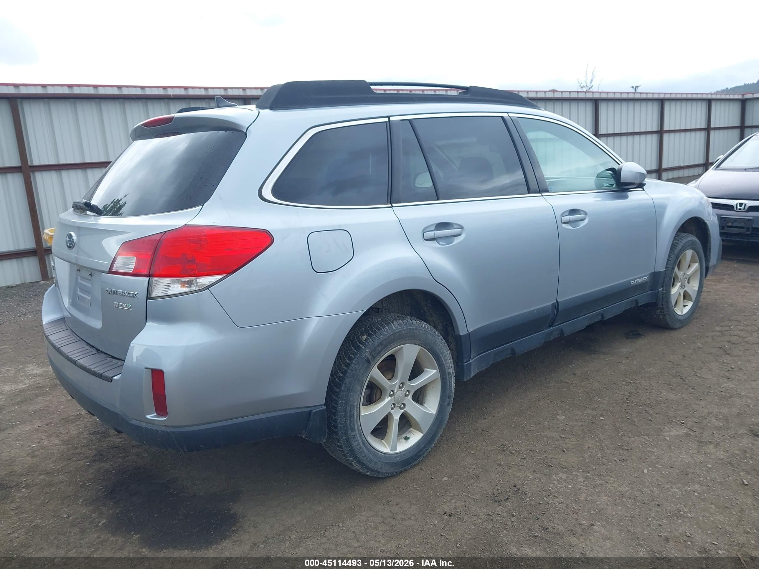 SUBARU OUTBACK image 4