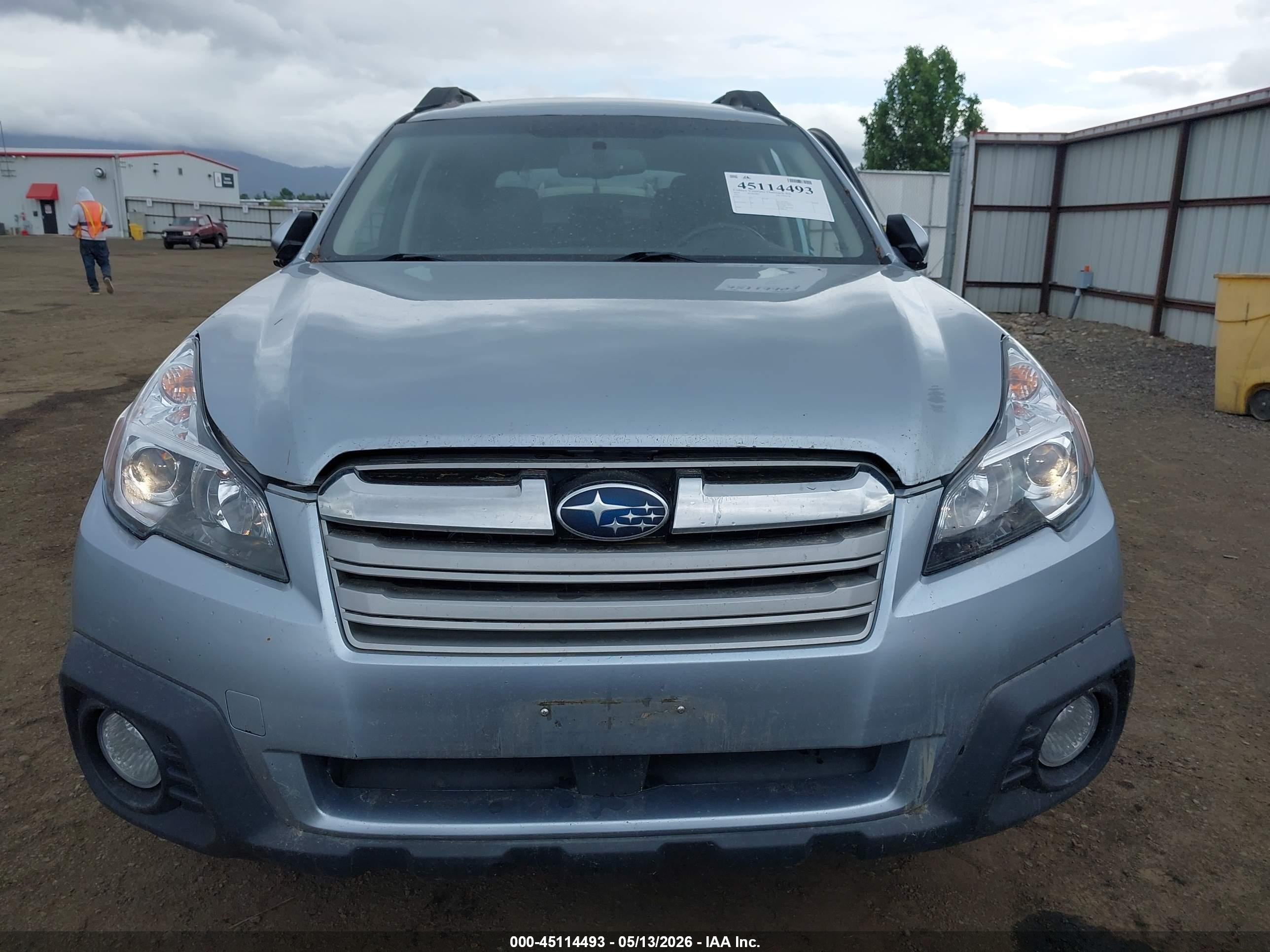 SUBARU OUTBACK image 6