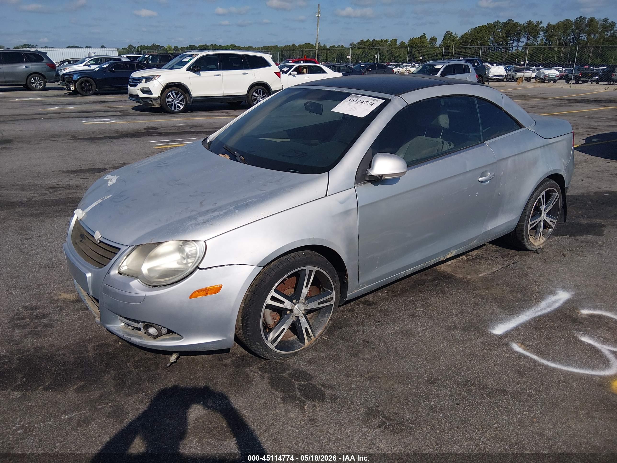 VOLKSWAGEN EOS image 2