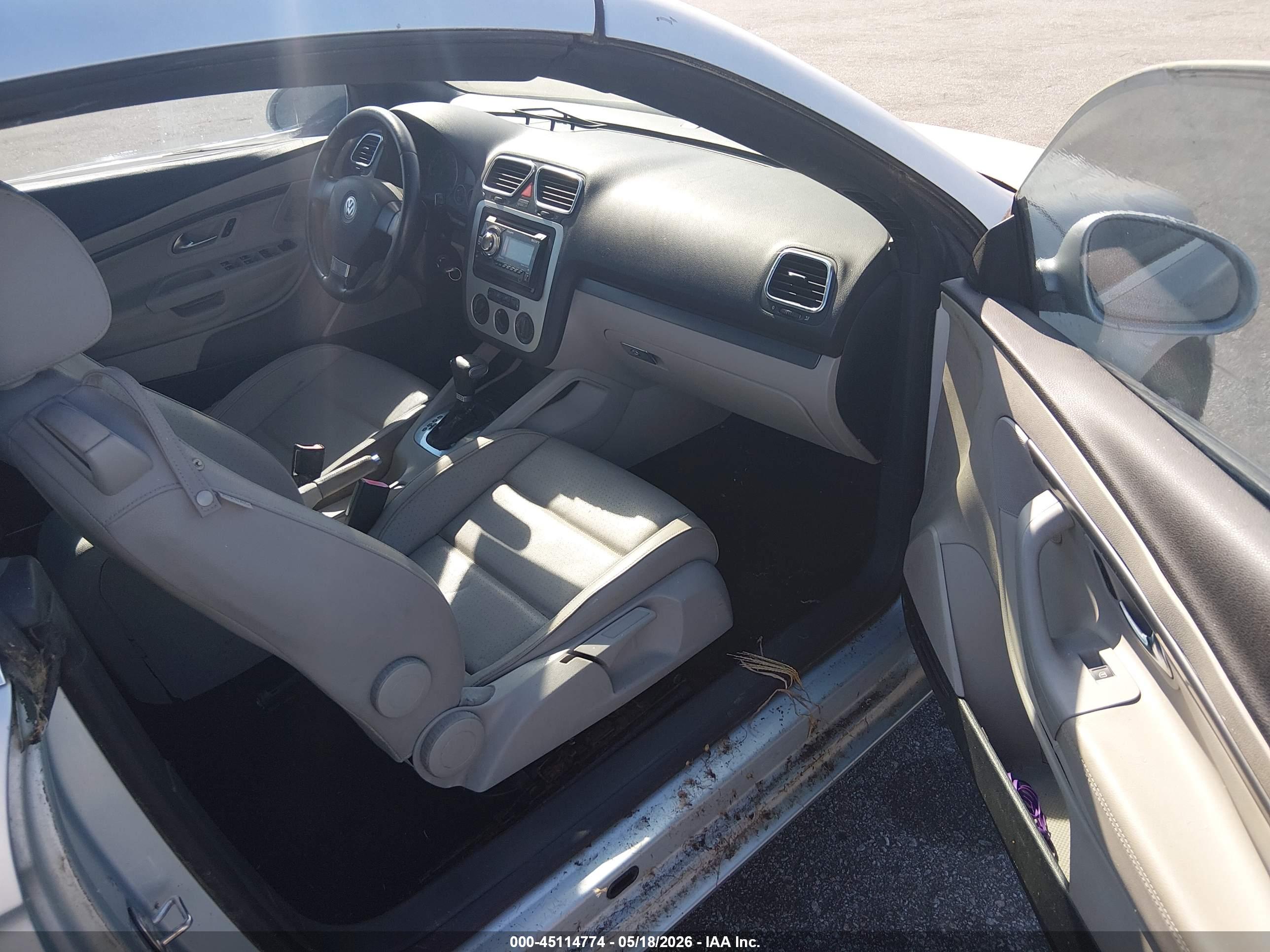 VOLKSWAGEN EOS image 5