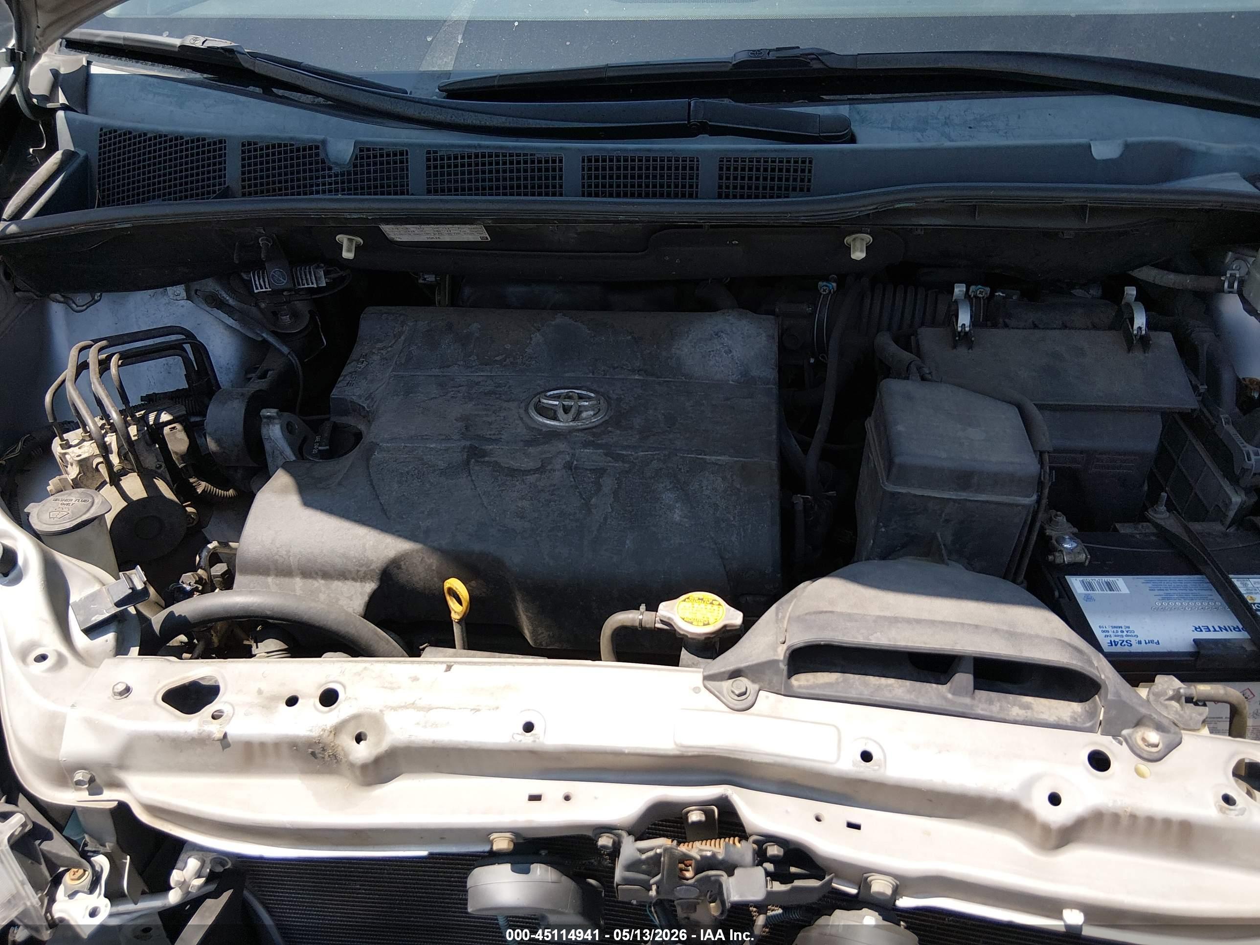TOYOTA SIENNA image 10