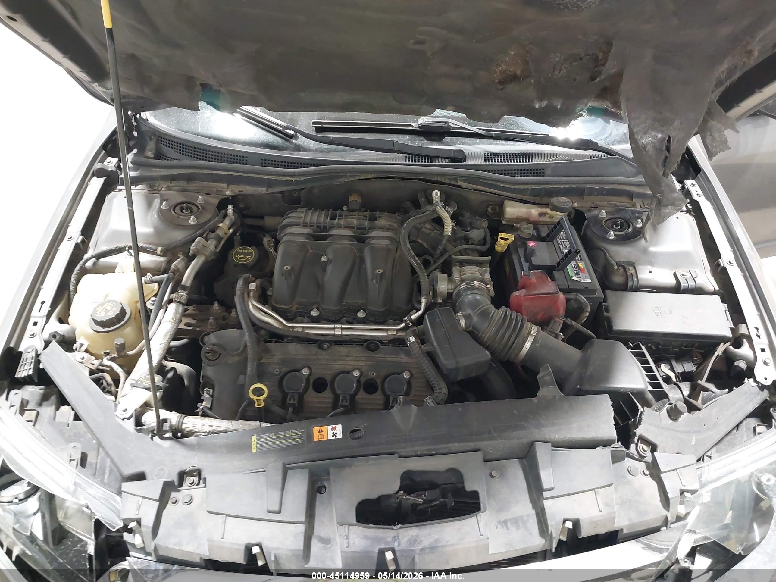 FORD FUSION image 10