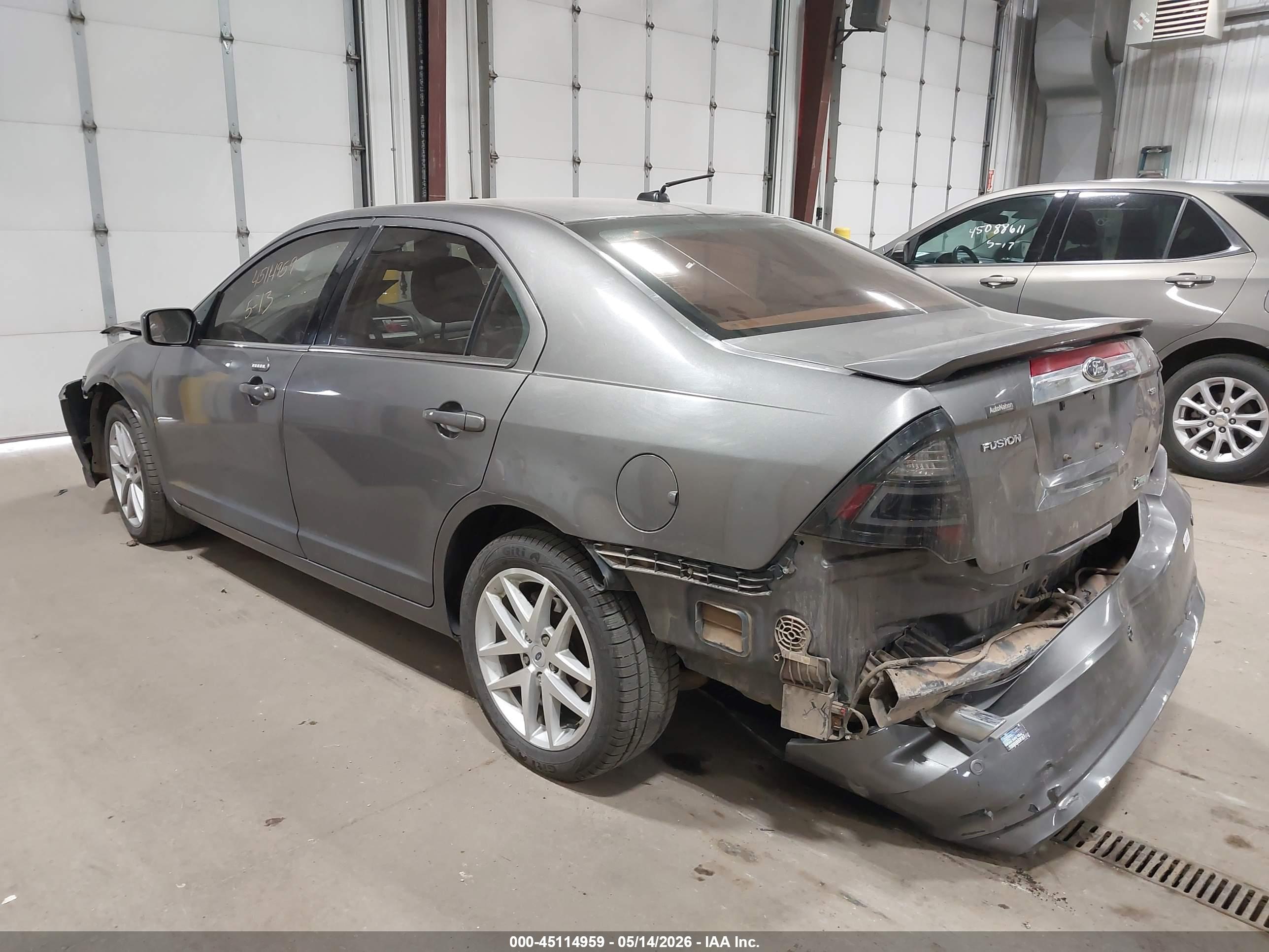 FORD FUSION image 3