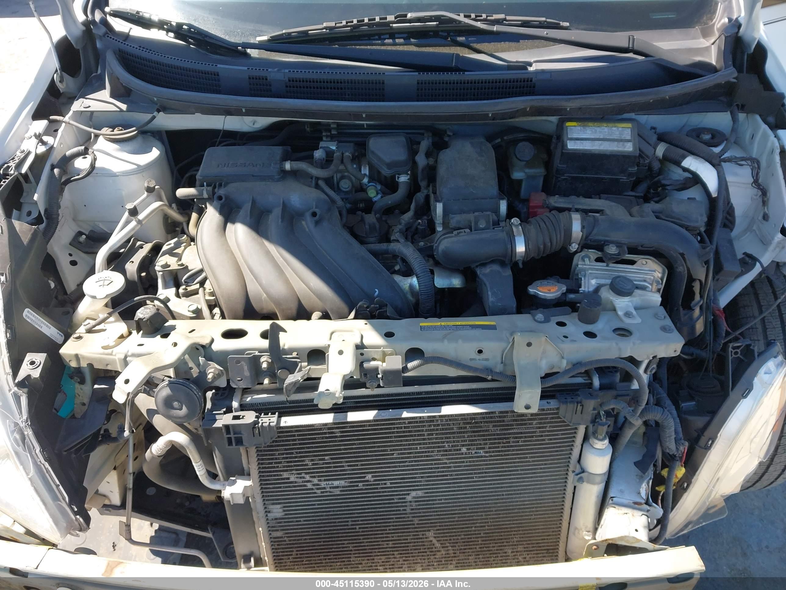 NISSAN VERSA image 10