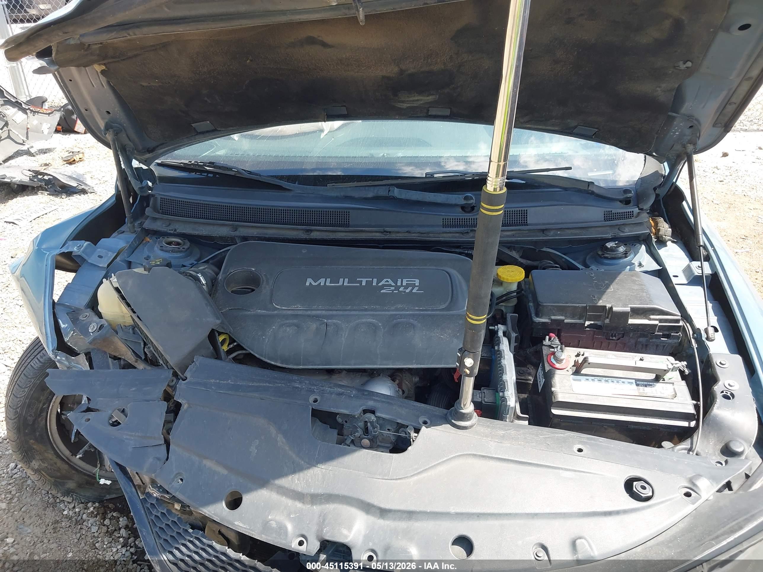 CHRYSLER 200 image 10