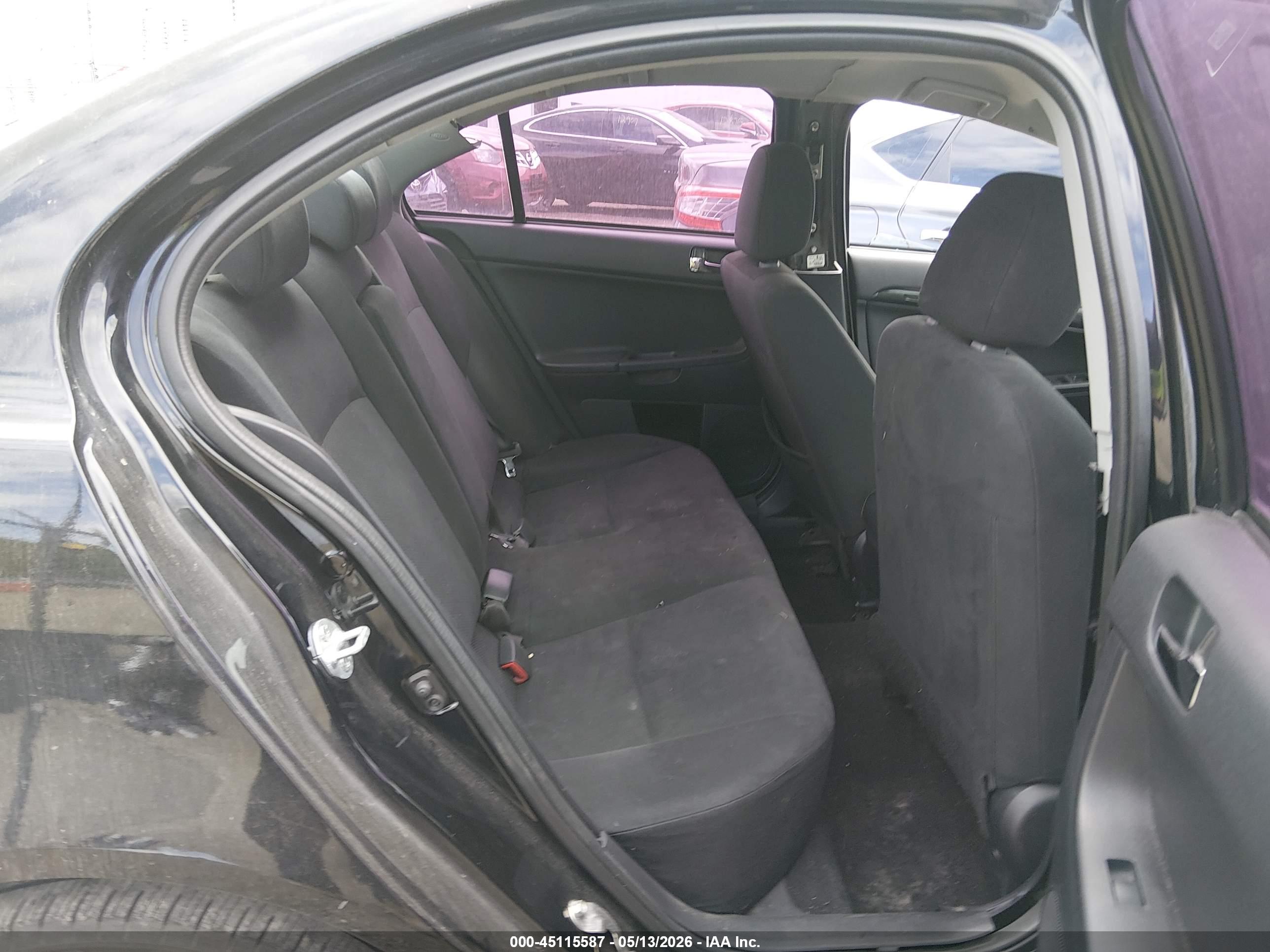 MITSUBISHI LANCER image 8