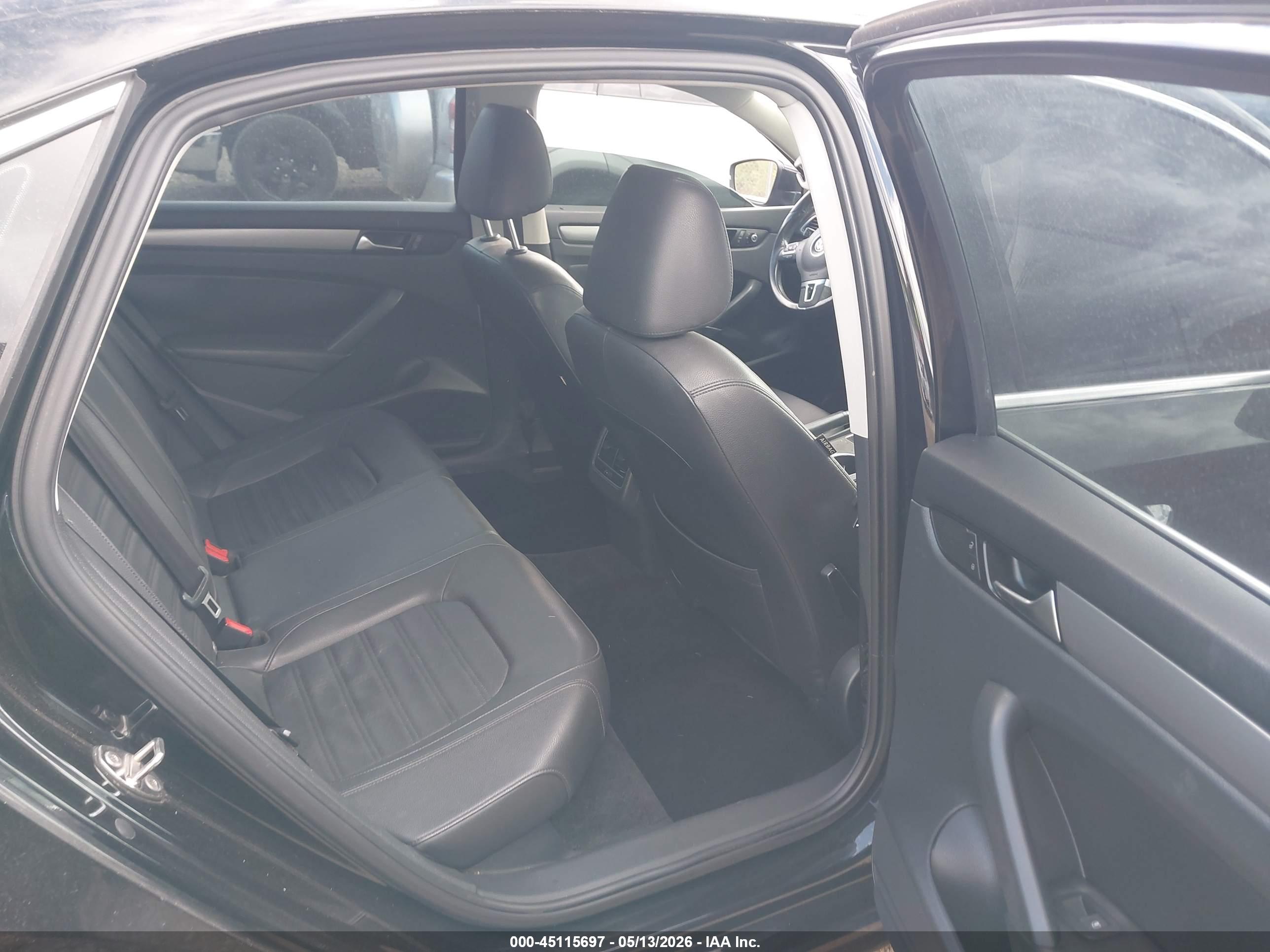 VOLKSWAGEN PASSAT image 8