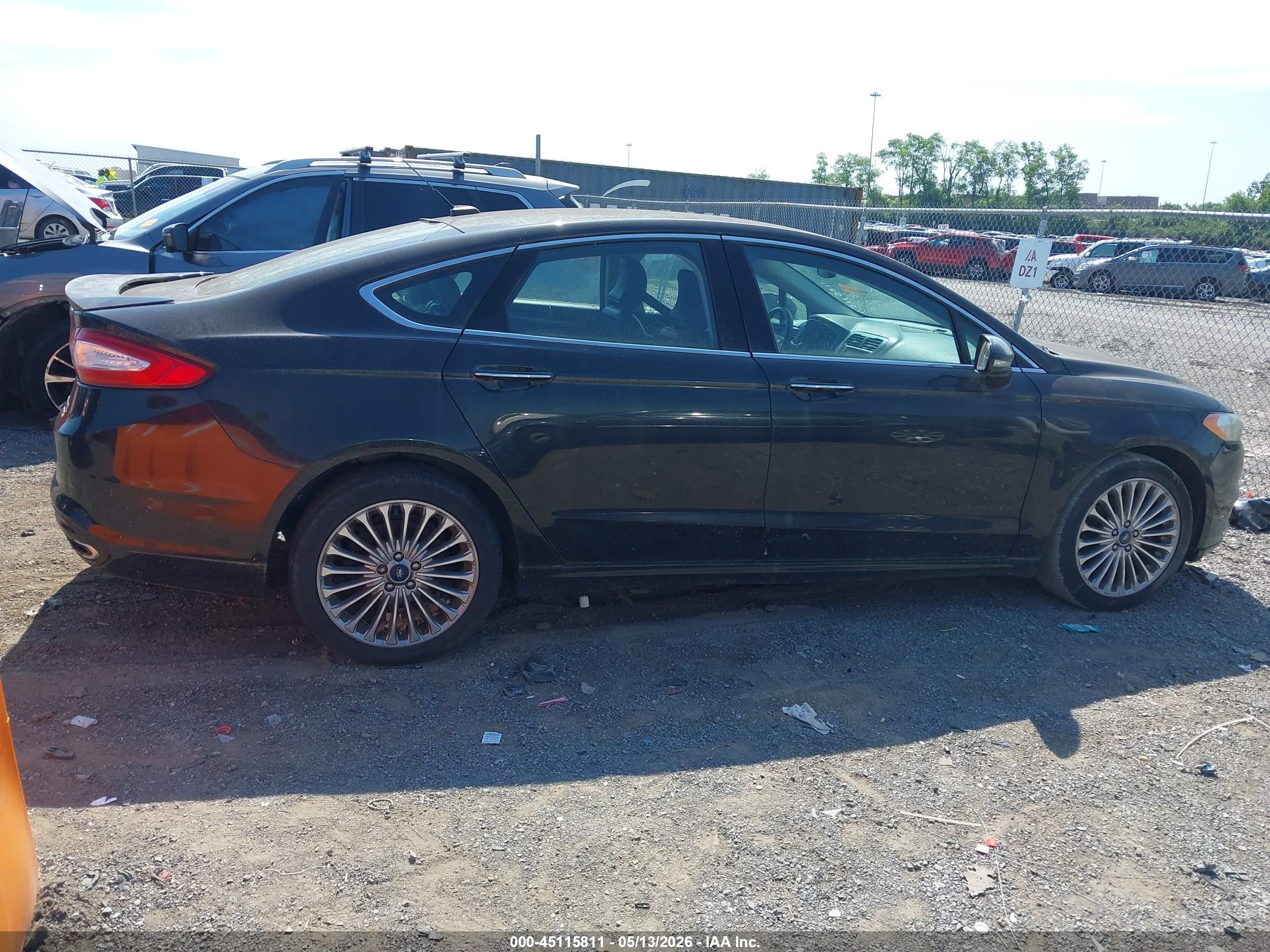 FORD FUSION image 6