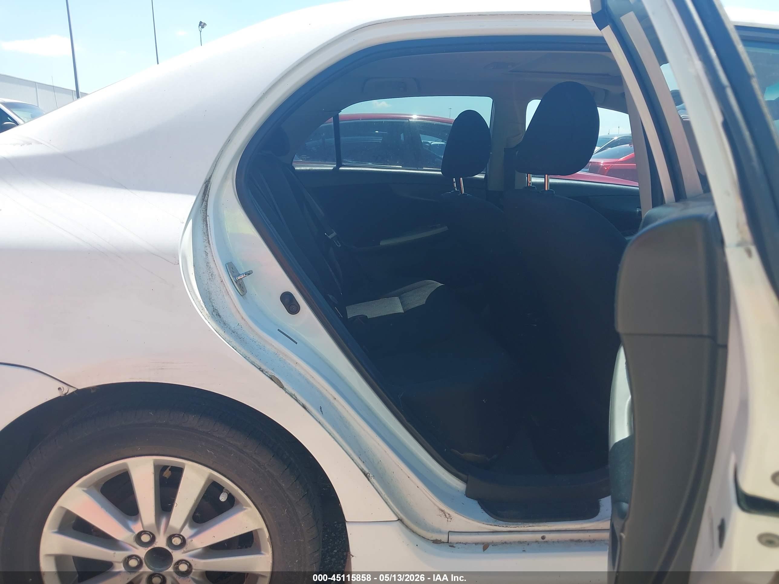 TOYOTA COROLLA image 8