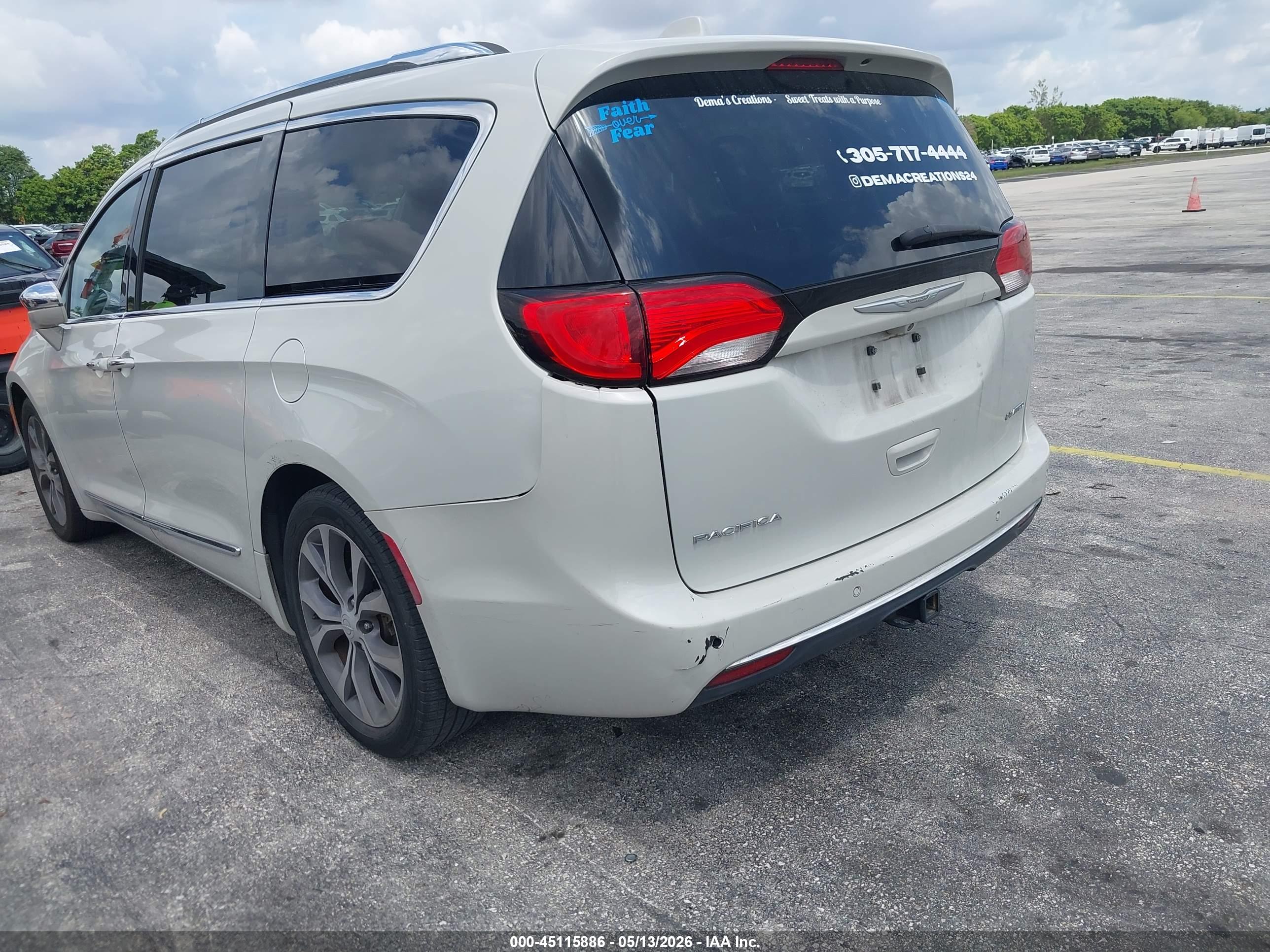 CHRYSLER PACIFICA image 6