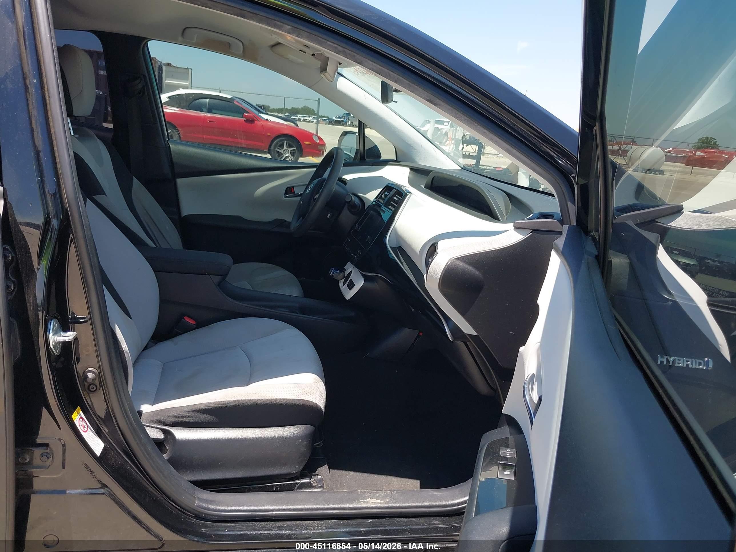 TOYOTA PRIUS image 5