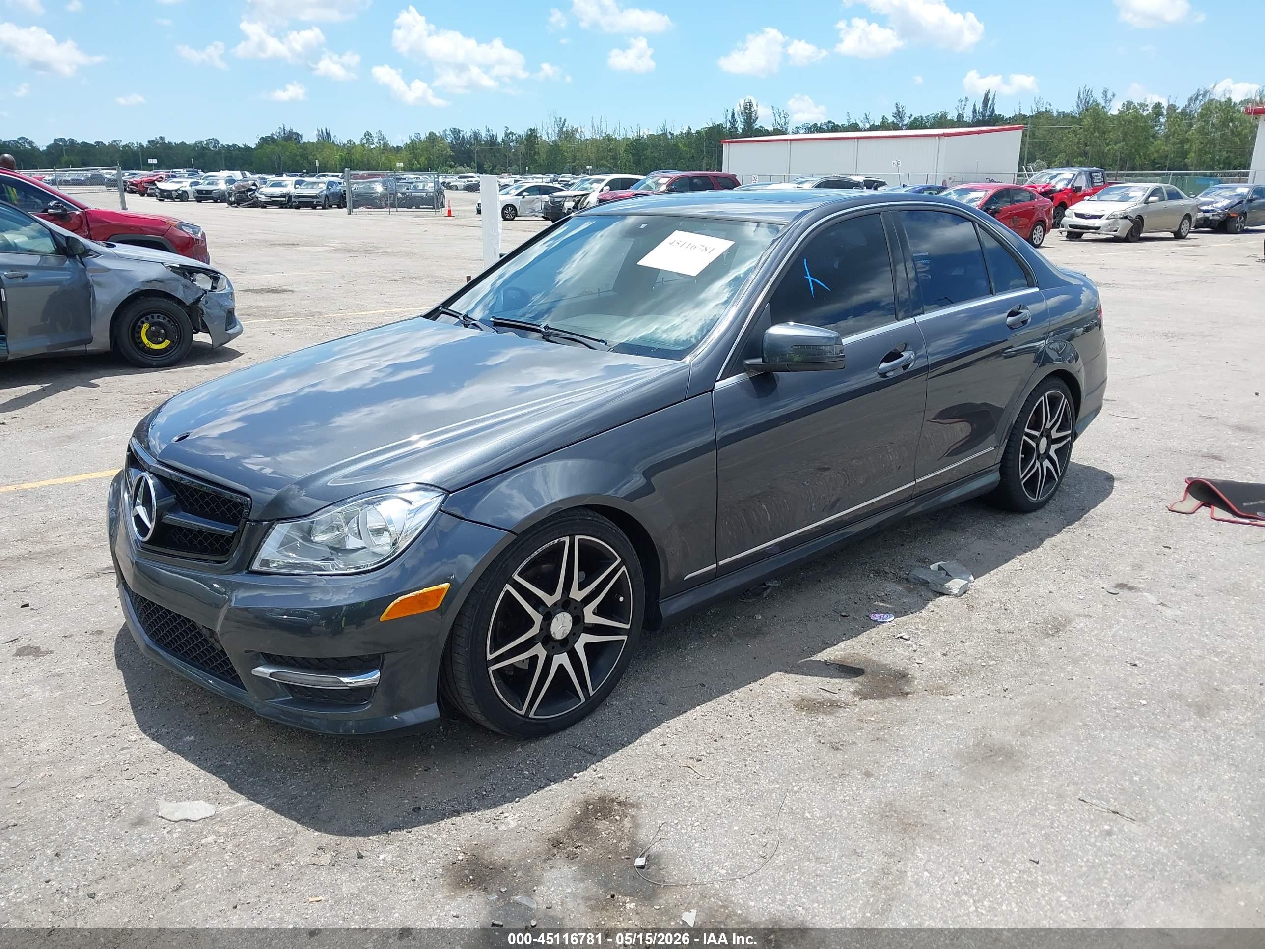 MERCEDES-BENZ C image 2