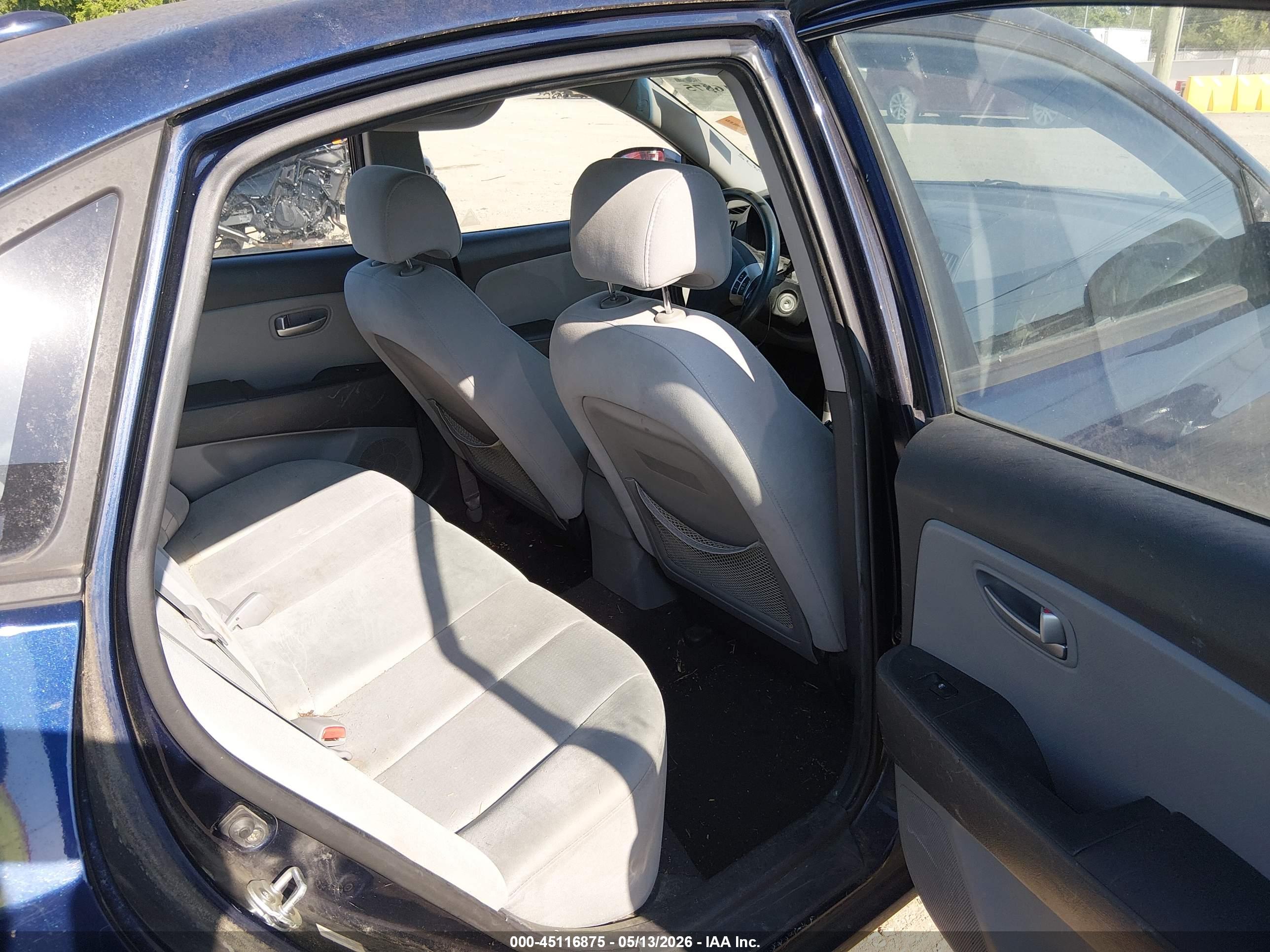 HYUNDAI ELANTRA image 8