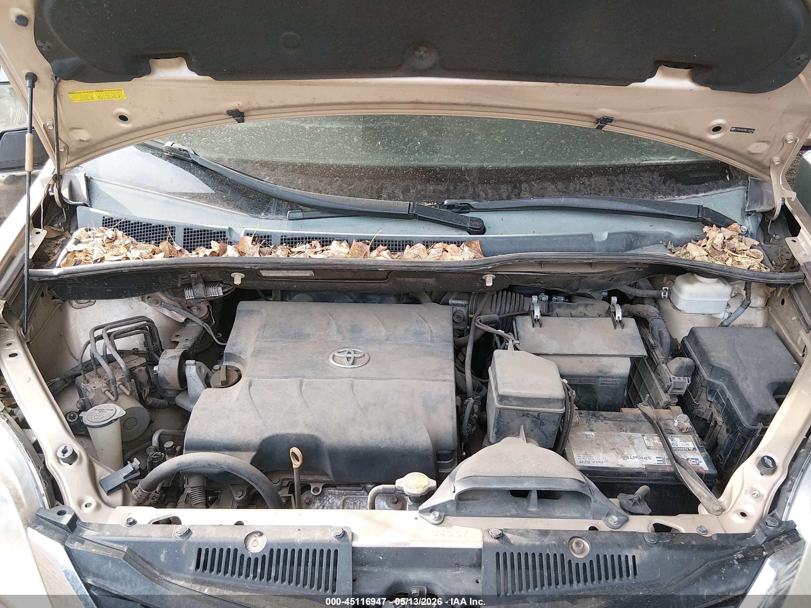 TOYOTA SIENNA image 10