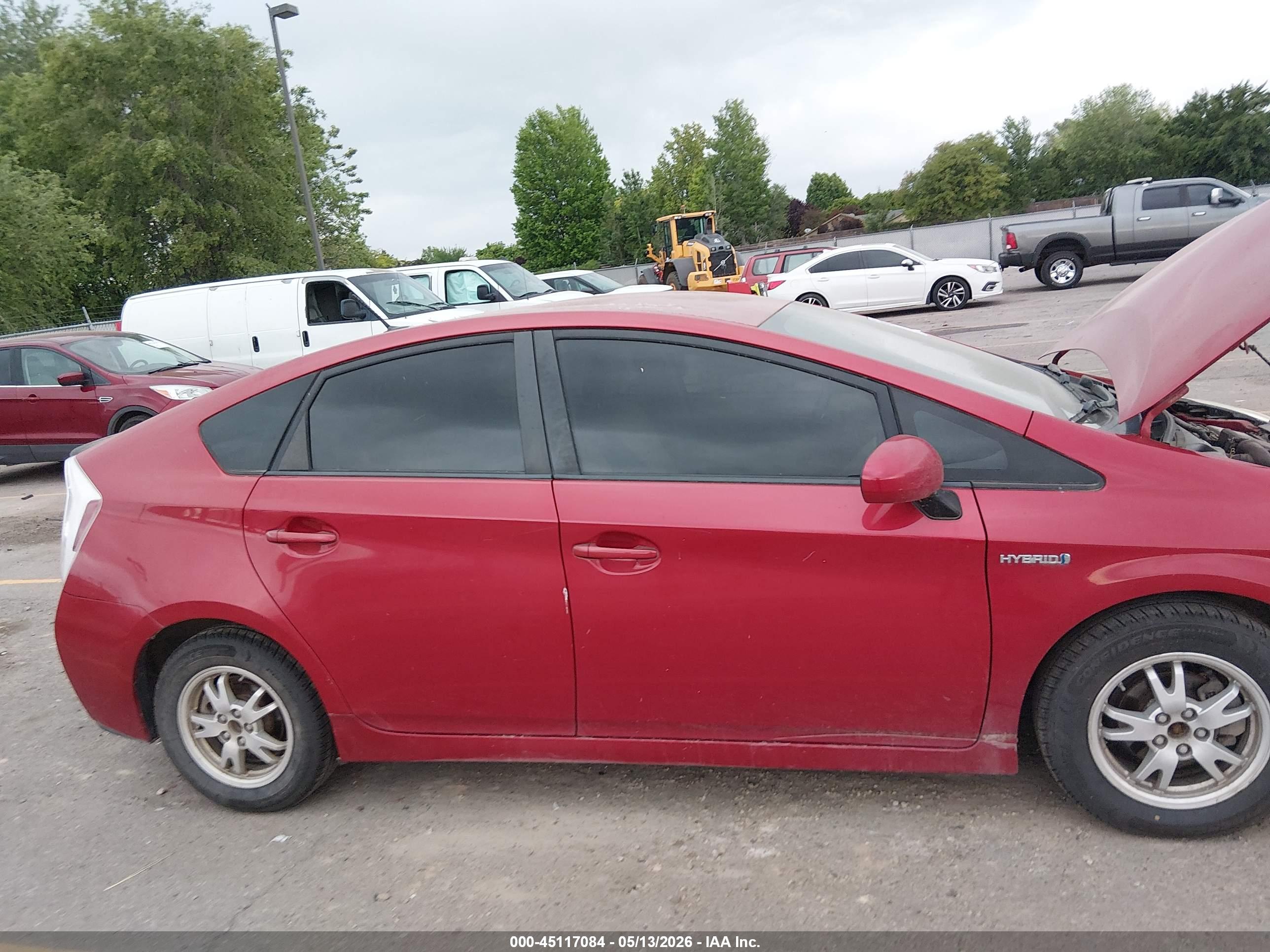 TOYOTA PRIUS image 6