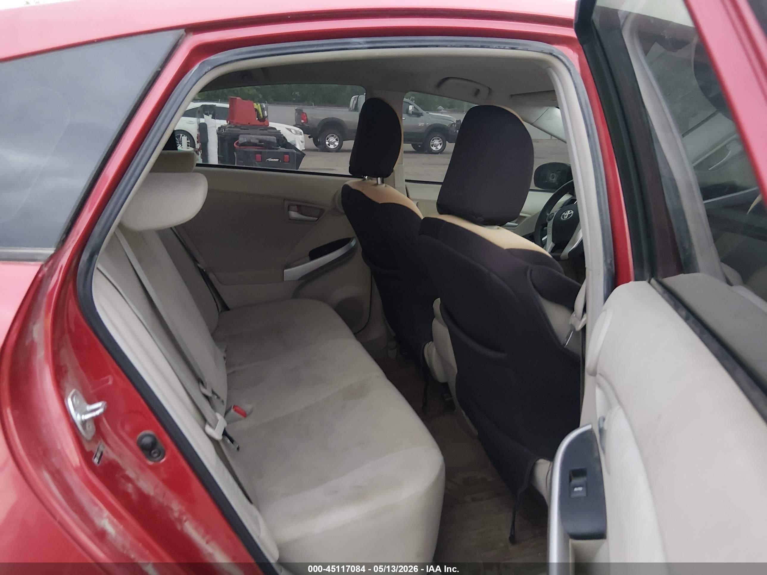 TOYOTA PRIUS image 8