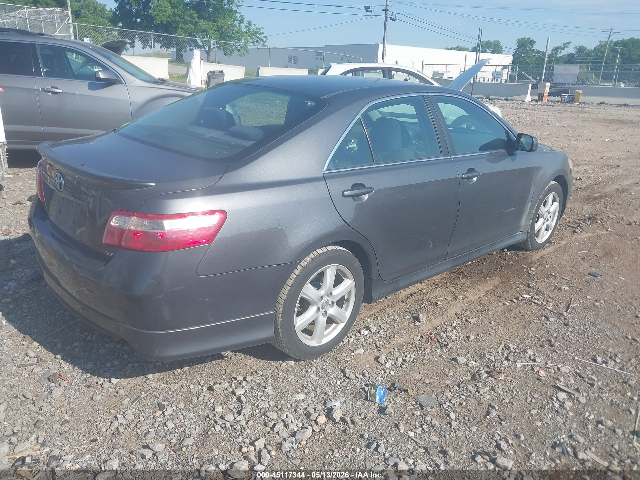 TOYOTA CAMRY image 4