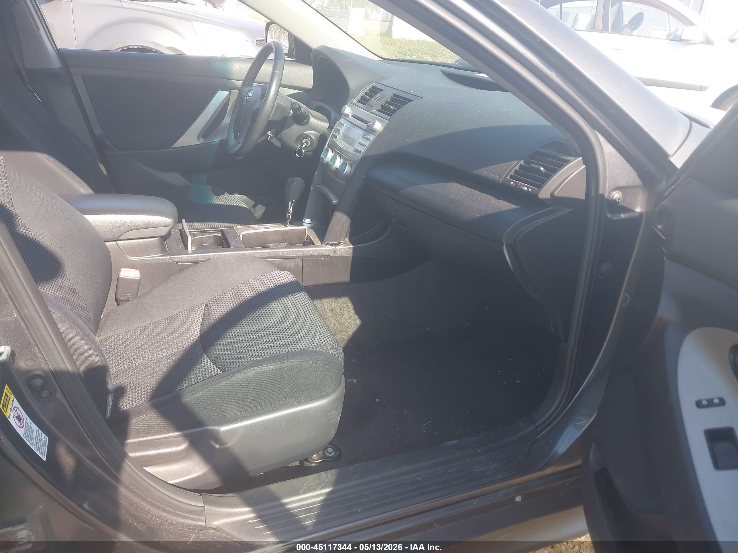 TOYOTA CAMRY image 5