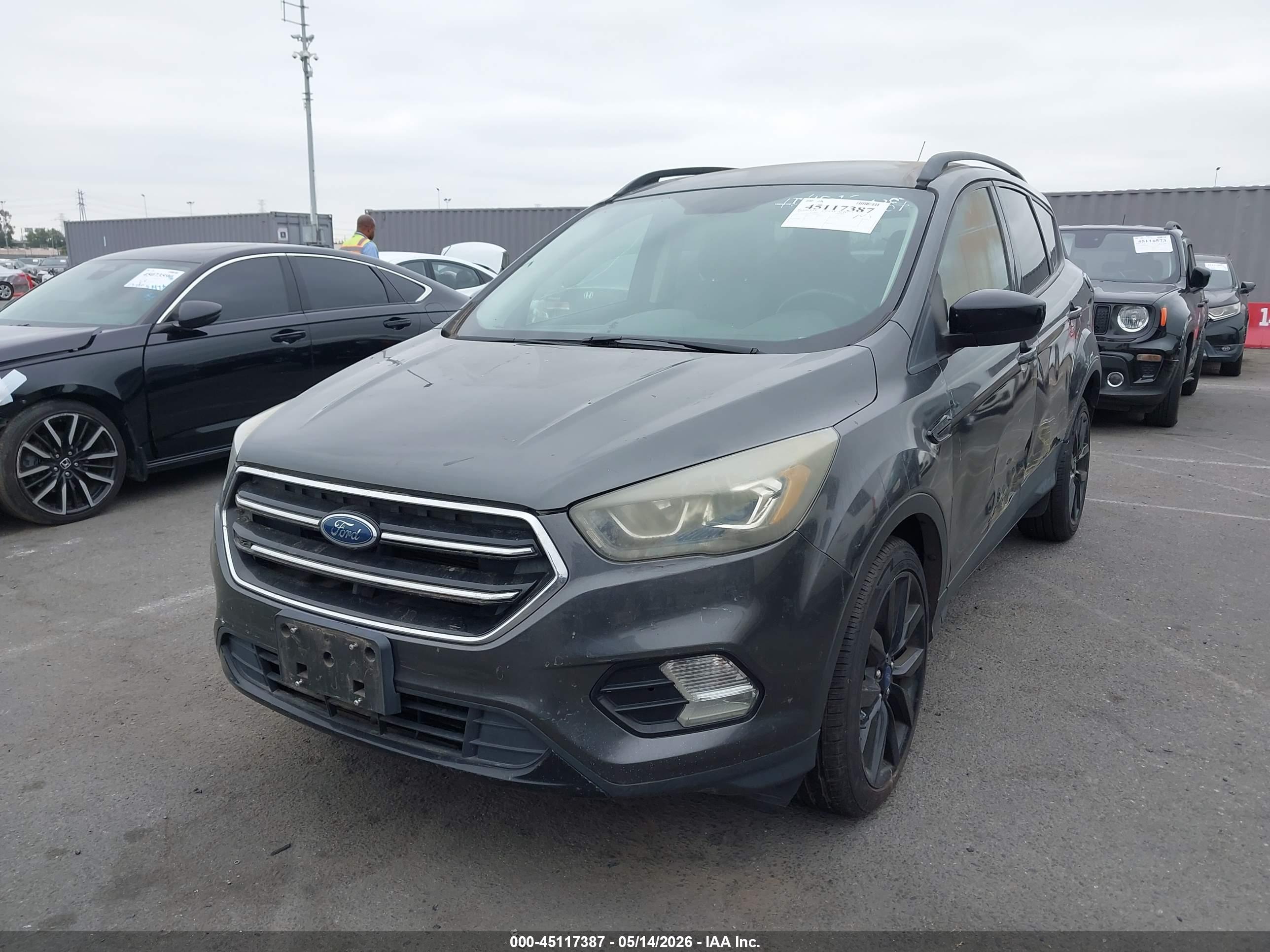 FORD ESCAPE image 2