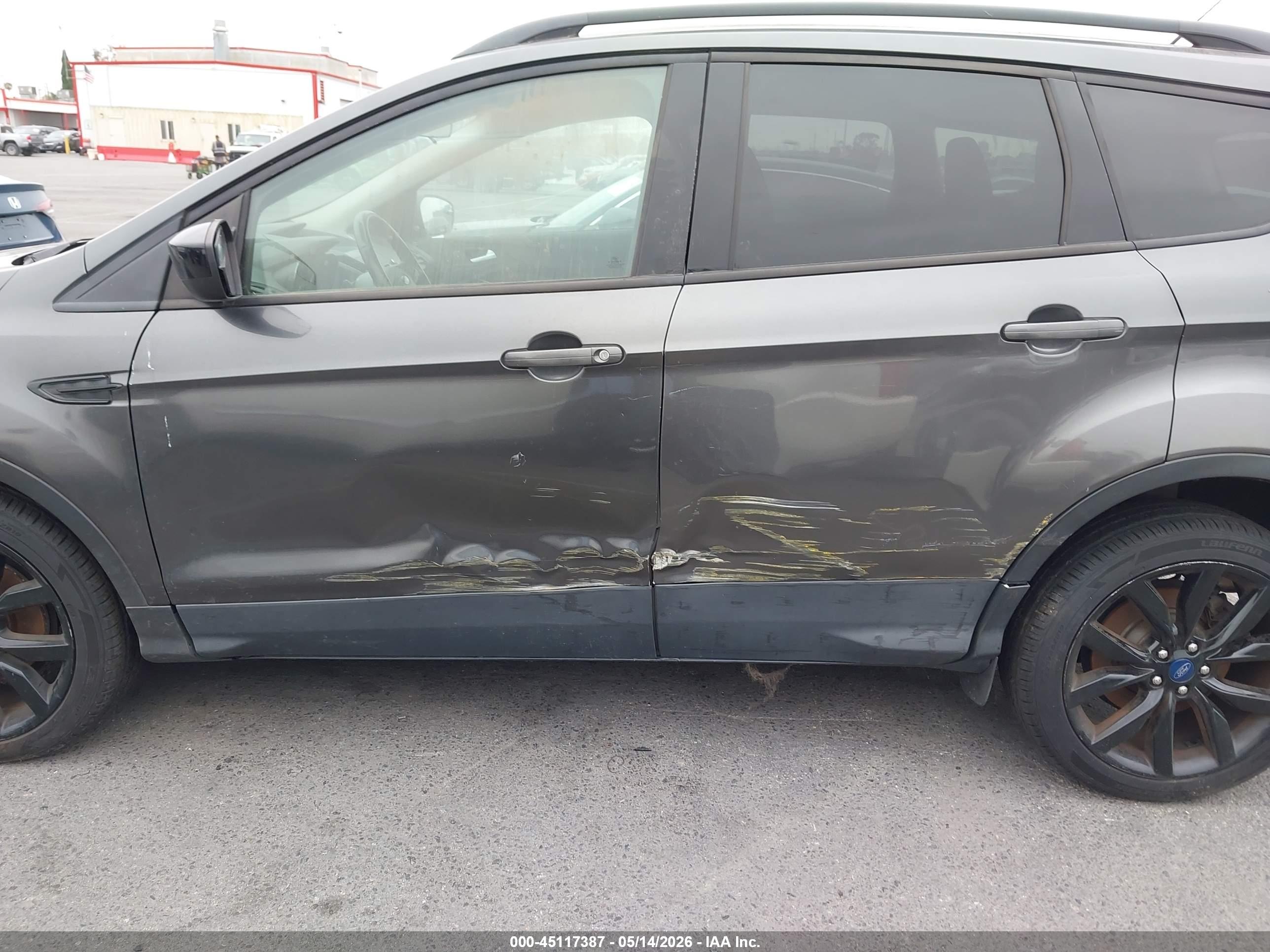 FORD ESCAPE image 6